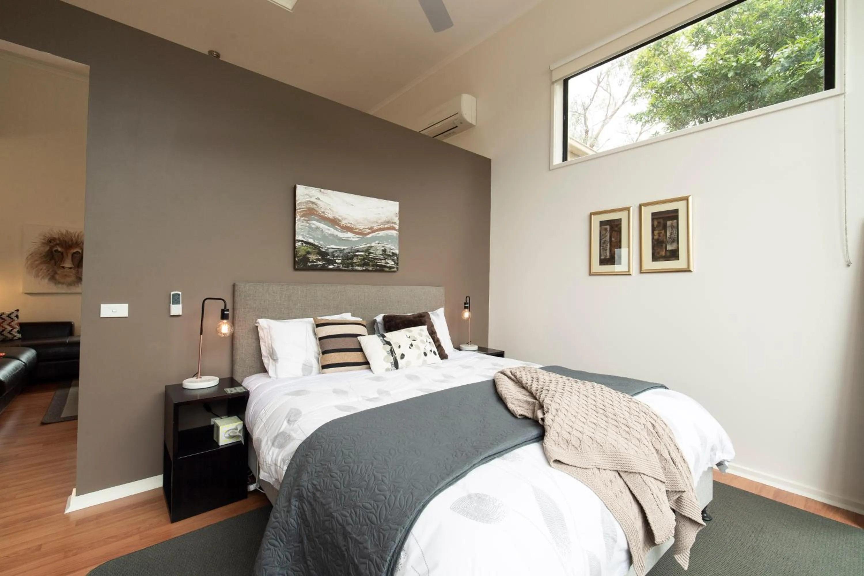 Bedroom, Bed in Hilltop Apartments Phillip Island