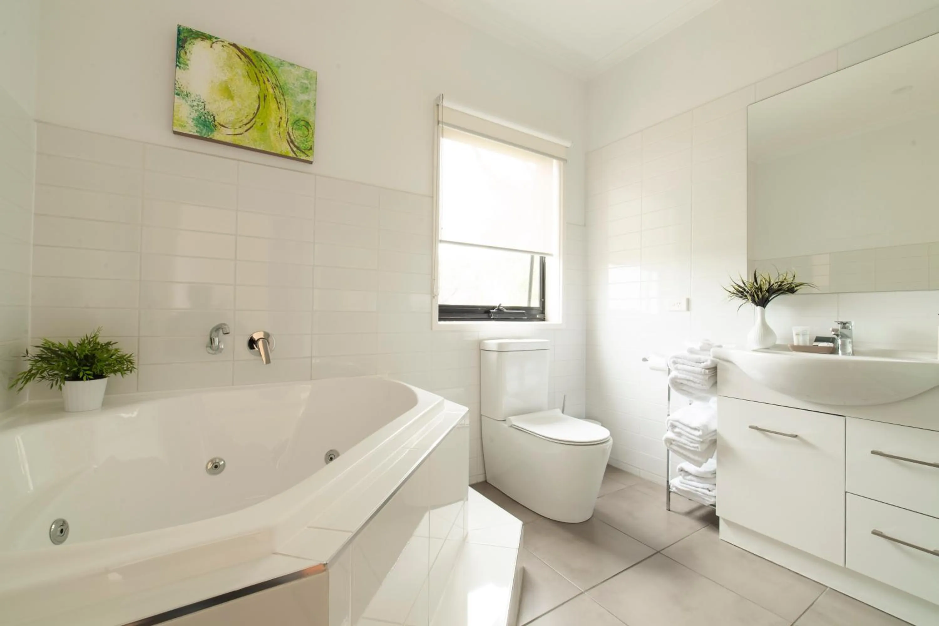 Bathroom in Hilltop Apartments Phillip Island