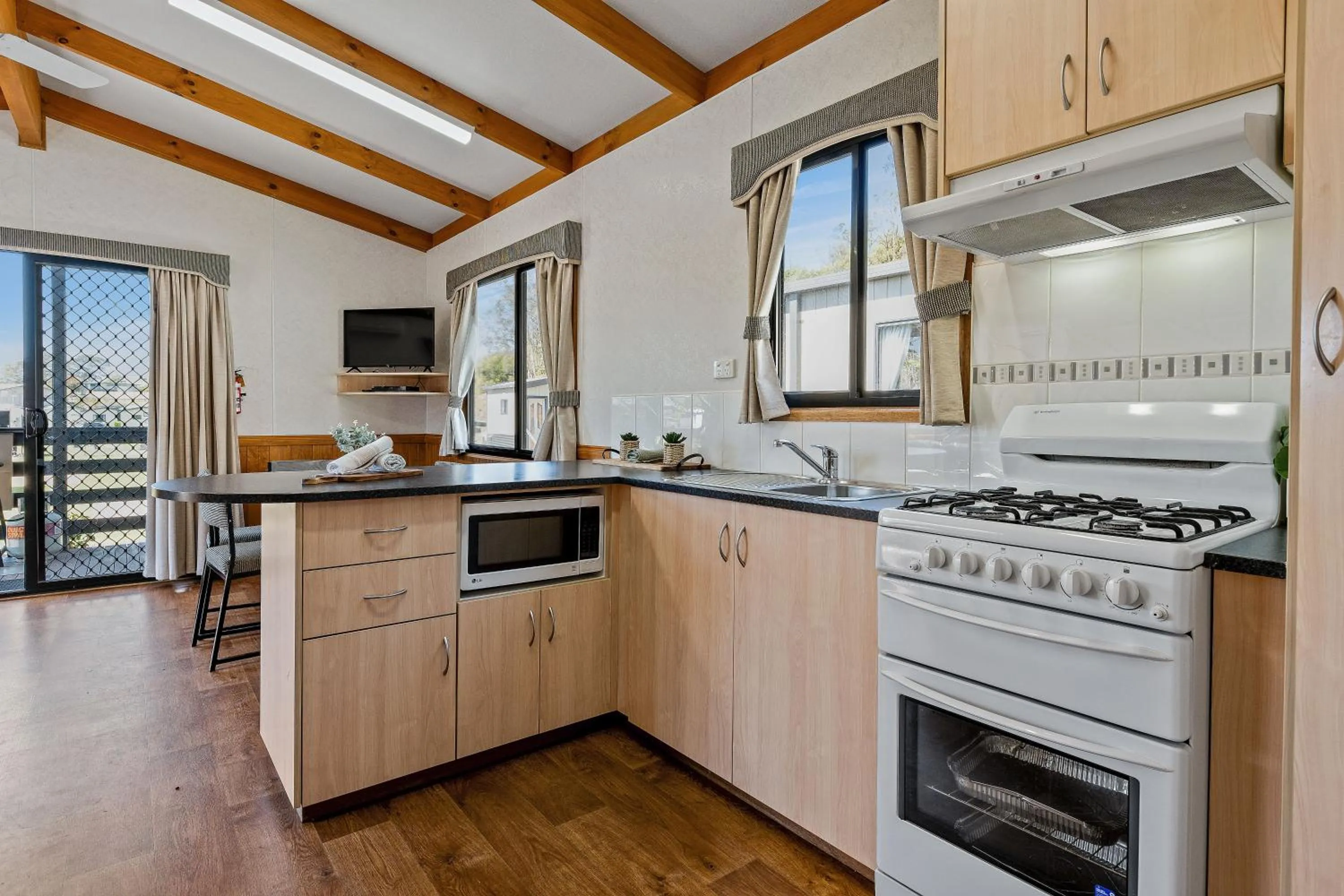 Kitchen or kitchenette in Tasman Holiday Parks - Merimbula