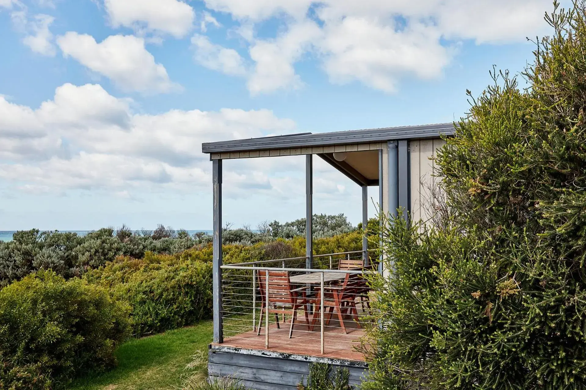 Three-Bedroom Seaside Cabin in Torquay Foreshore Caravan Park Three-Bedroom Seaside Cabin in Torquay Foreshore Caravan Park