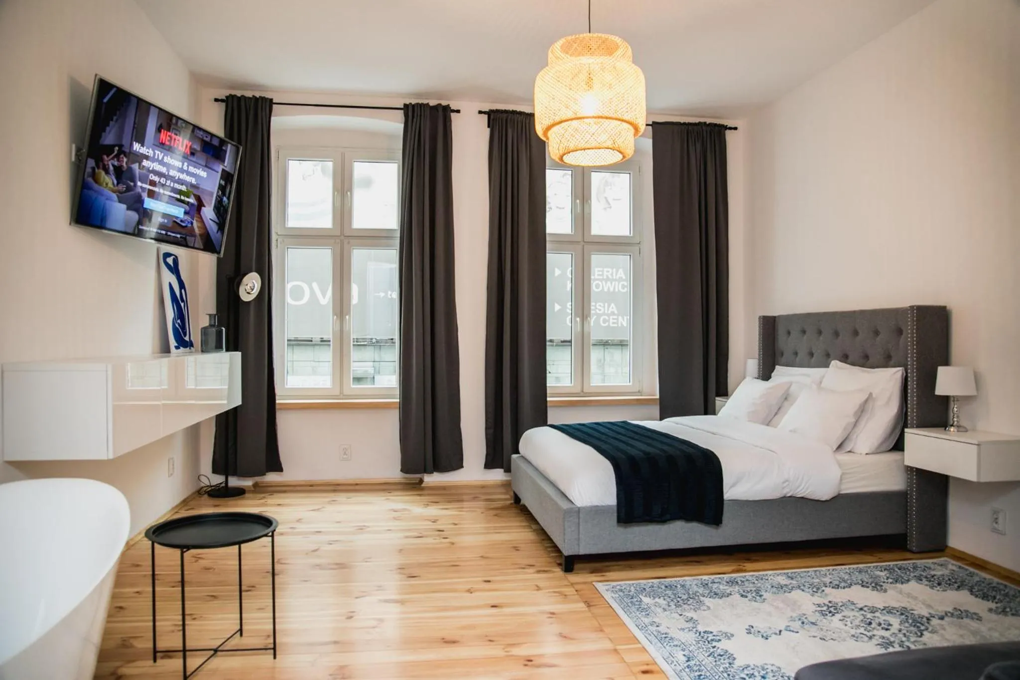 Bed in W1 Katowice