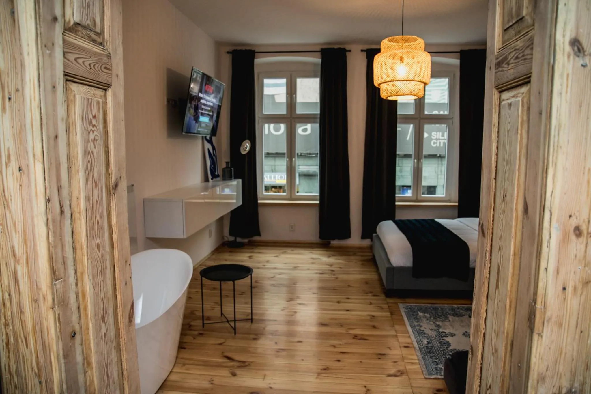 Bed in W1 Katowice