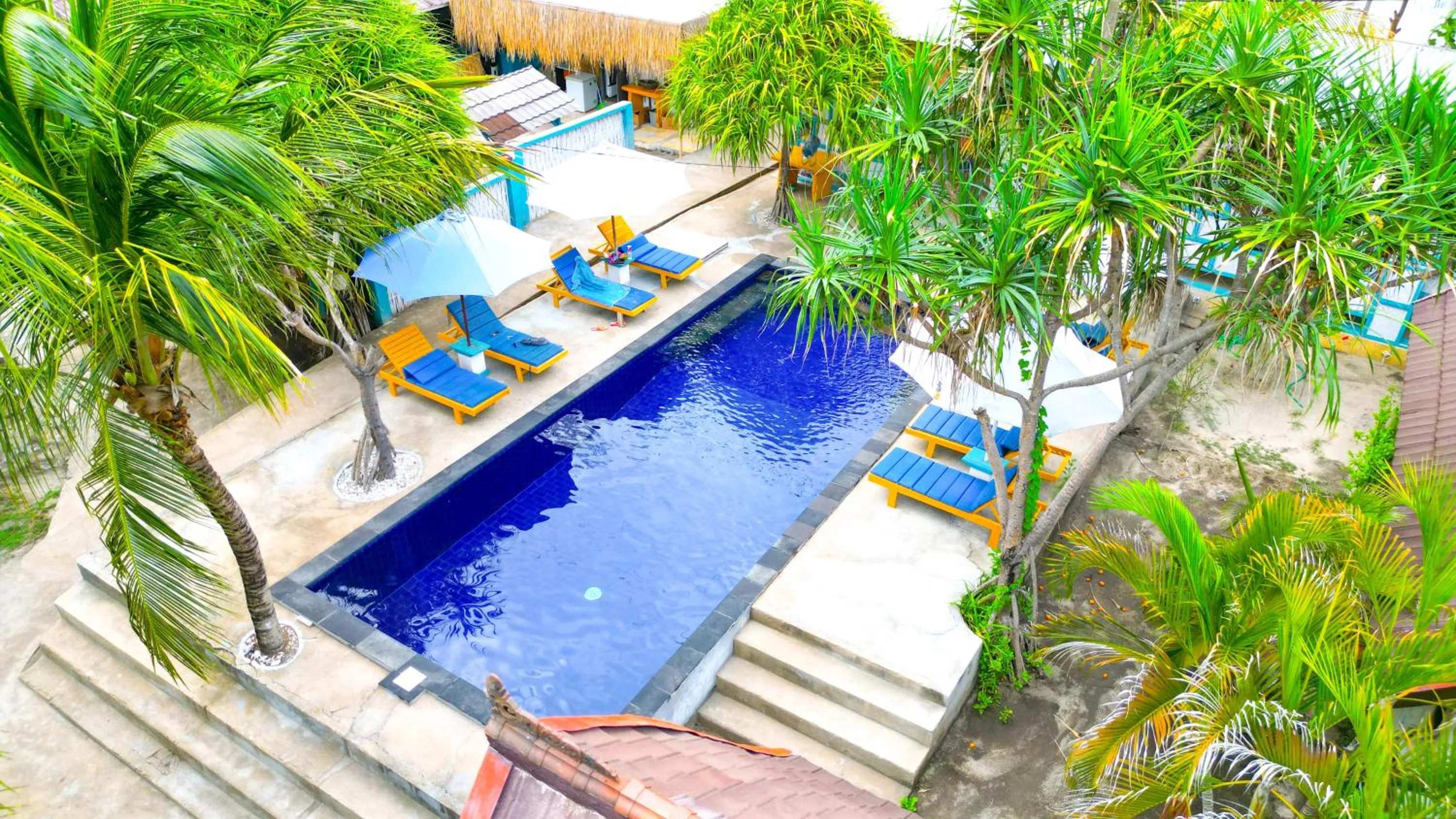 Swimming pool in Pelangi Cottages Gili Air