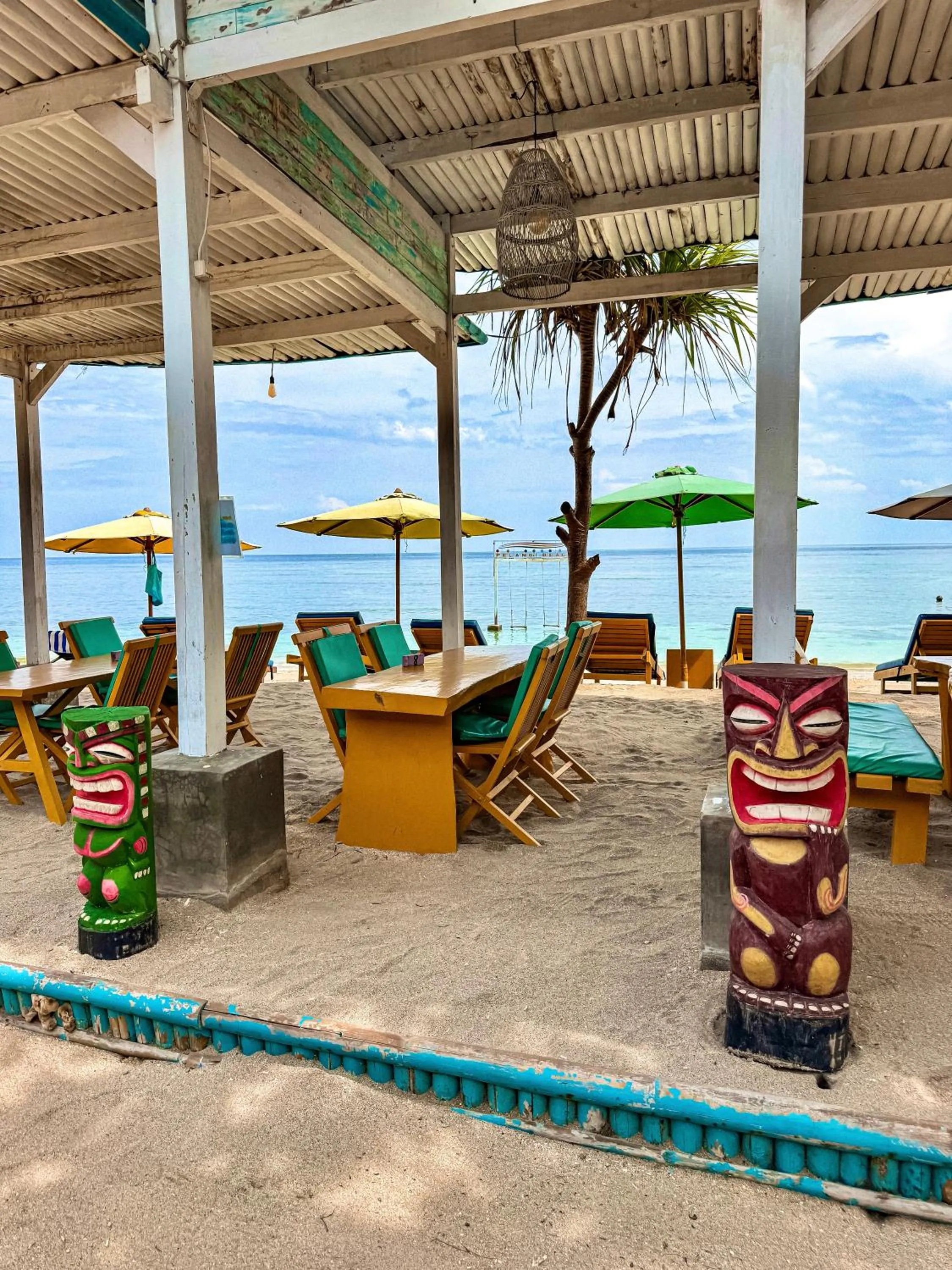 Restaurant/places to eat in Pelangi Cottages Gili Air