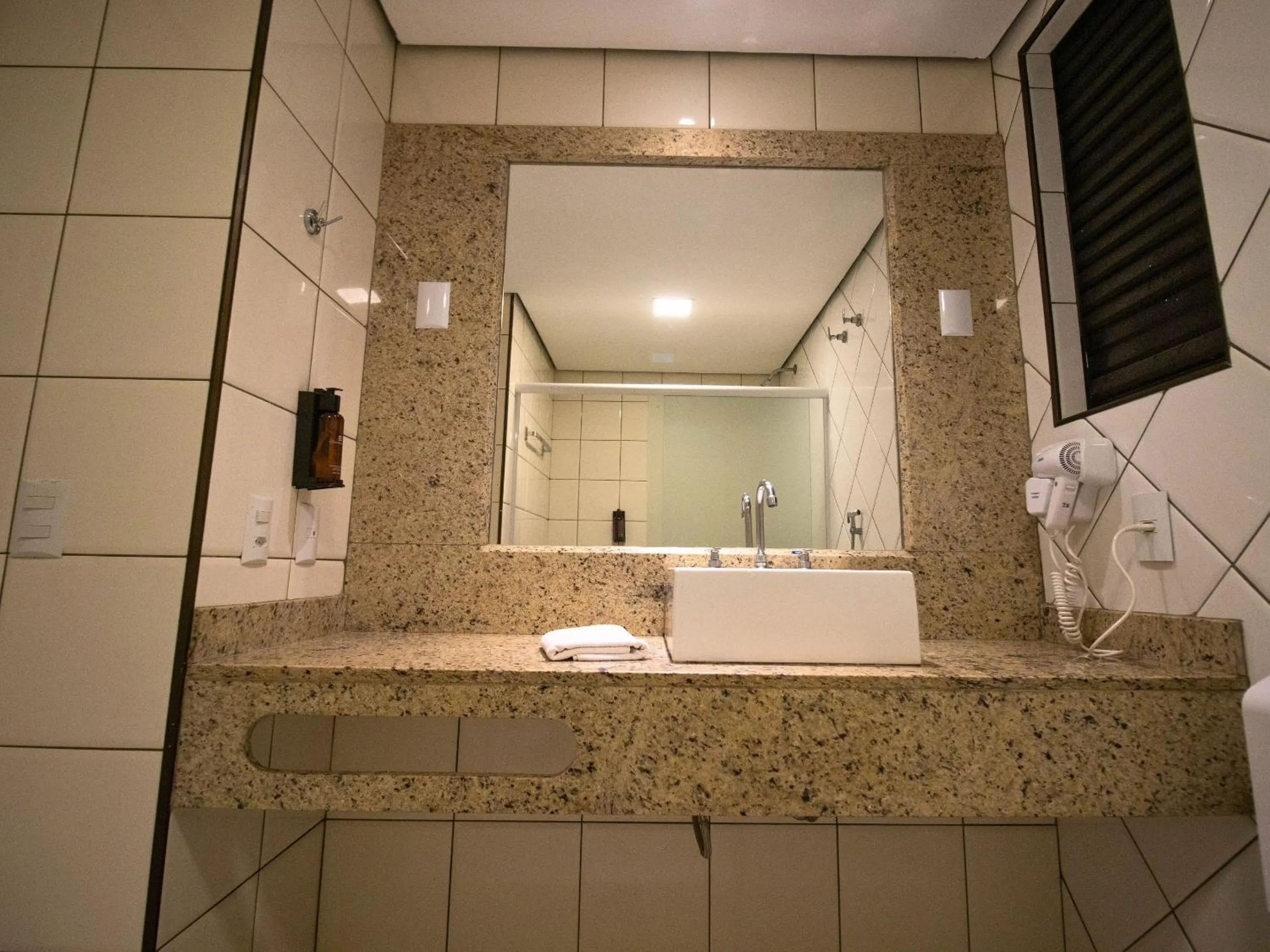 Bathroom in Continental Inn