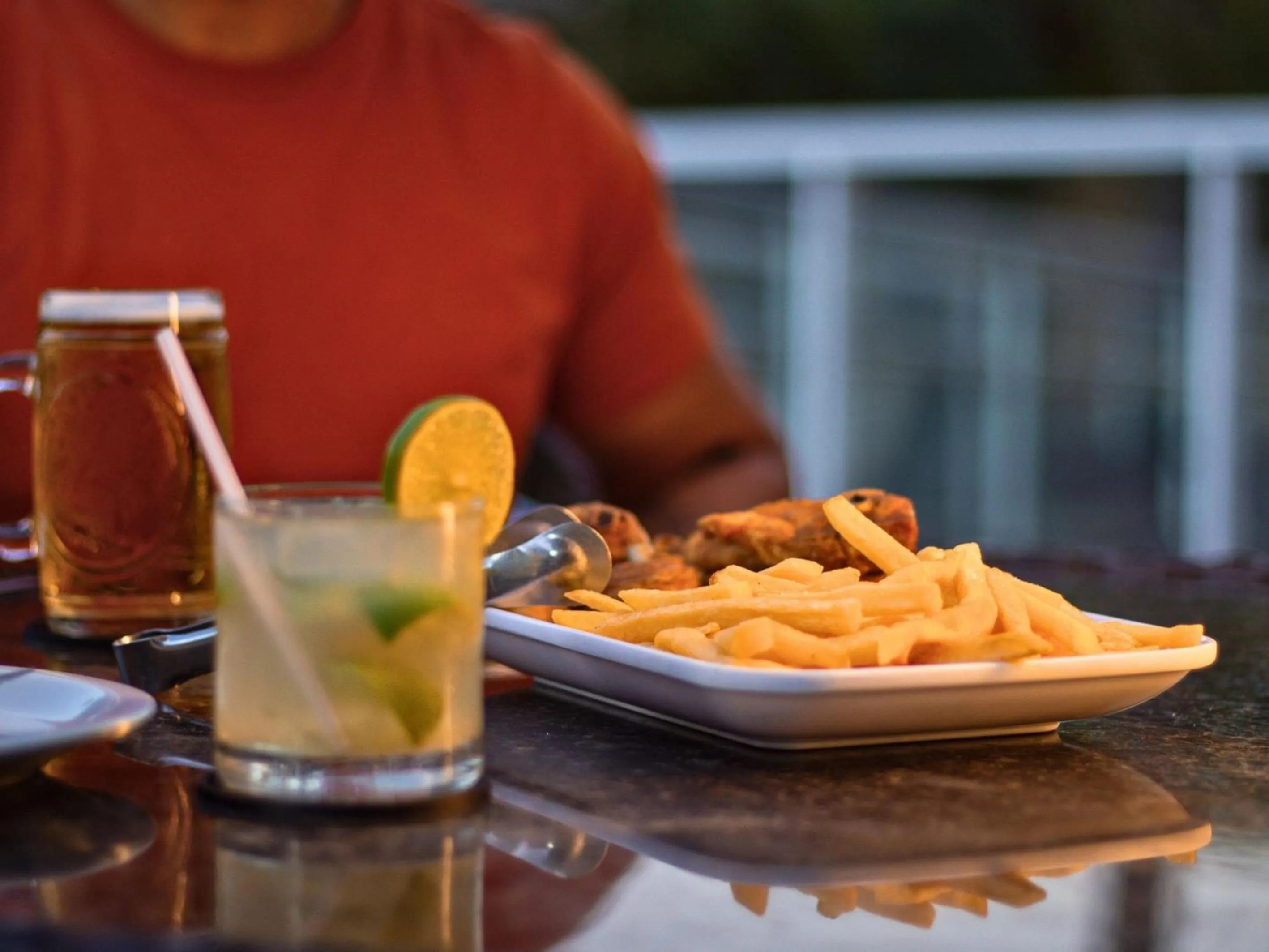 Food and drinks in Continental Inn