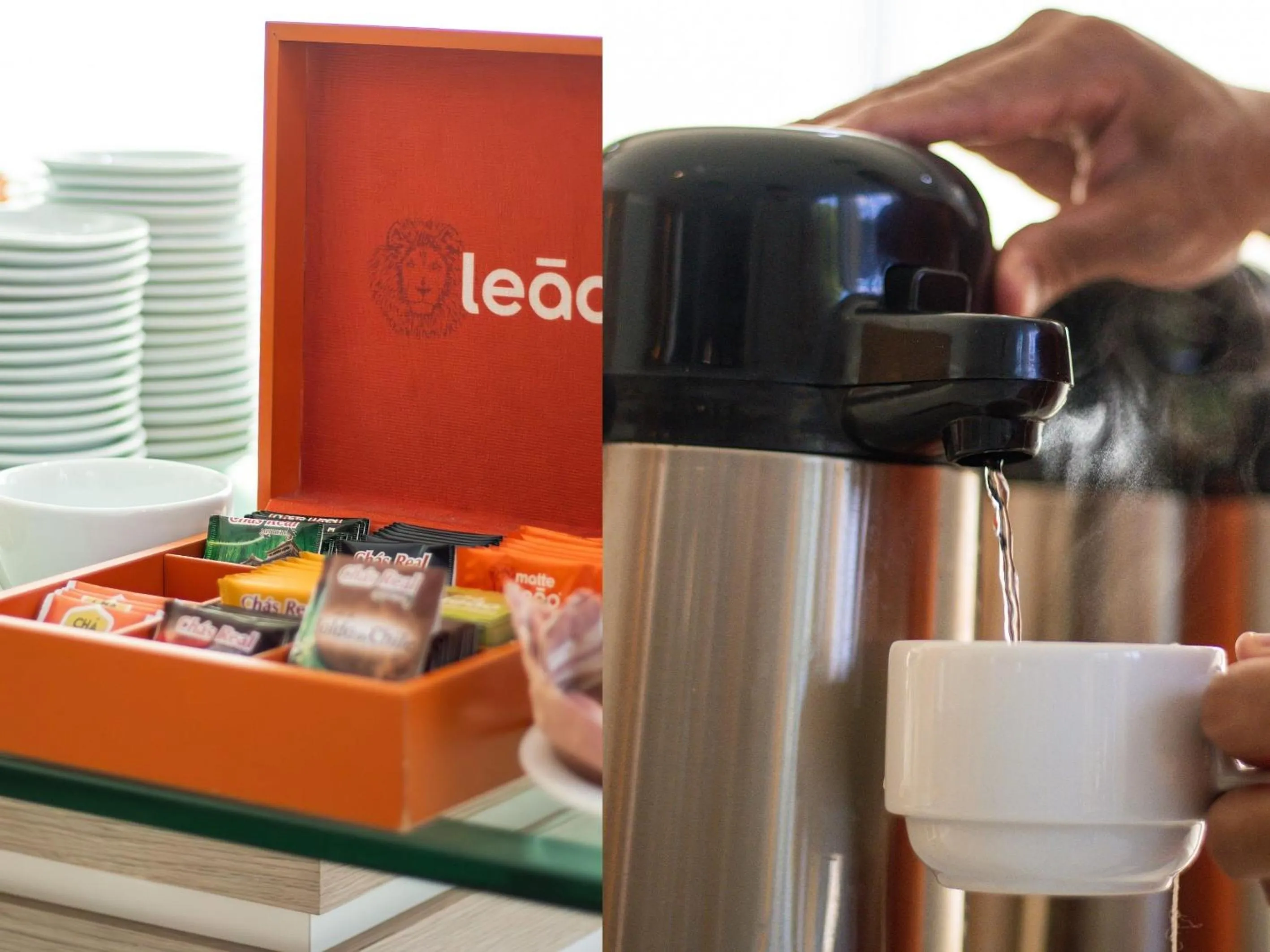 Coffee/tea facilities in Continental Inn