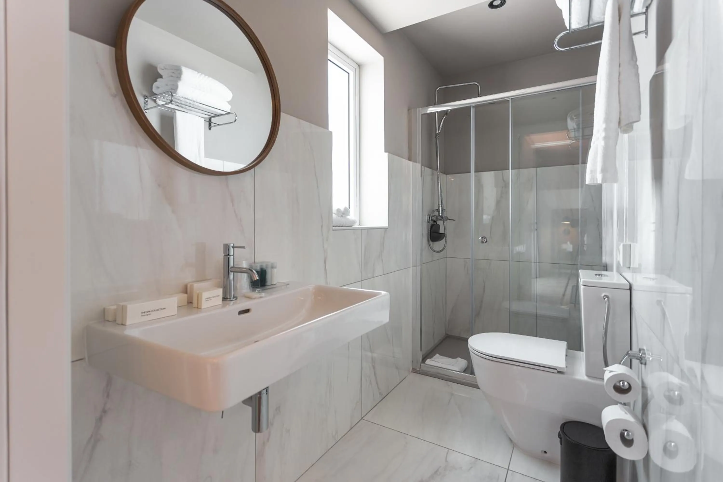 Shower in The Barrister