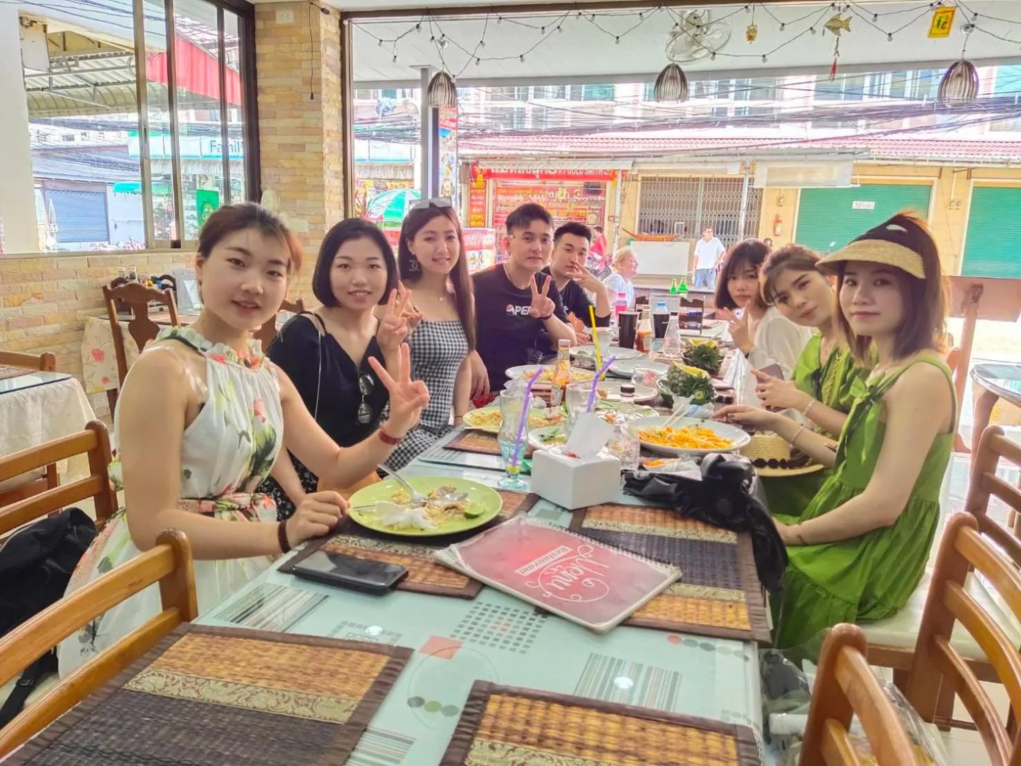 Restaurant/places to eat in Baan Ketkeaw Guest House 2