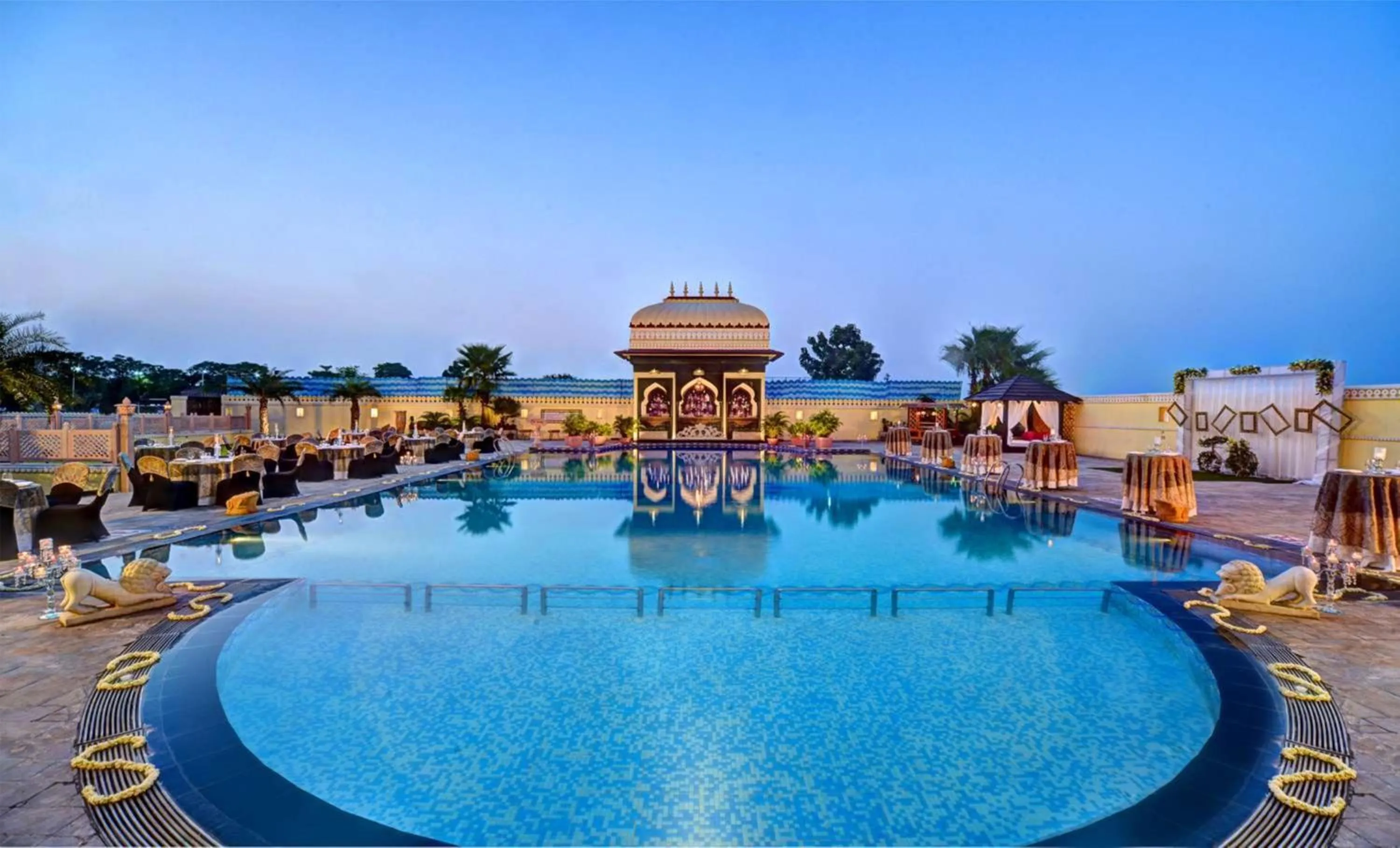 Pool view in Noormahal Palace Hotel