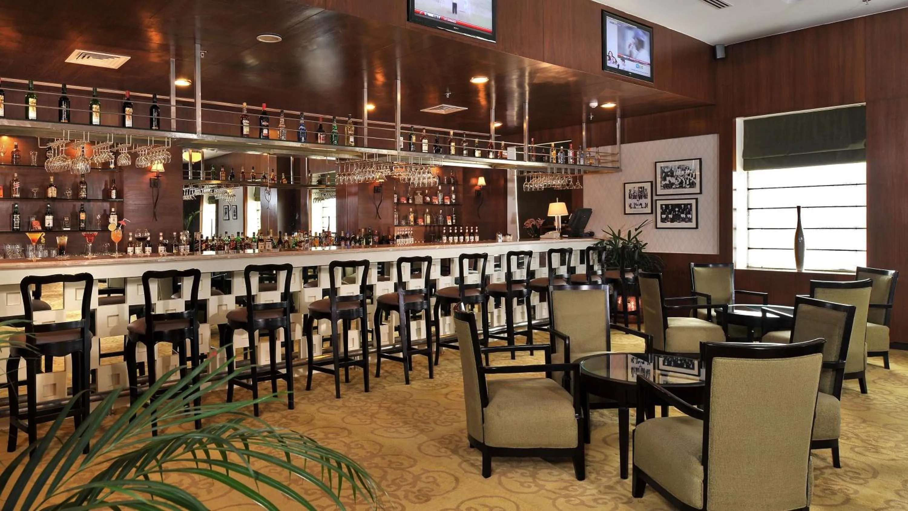 Lounge or bar in Noormahal Palace Hotel