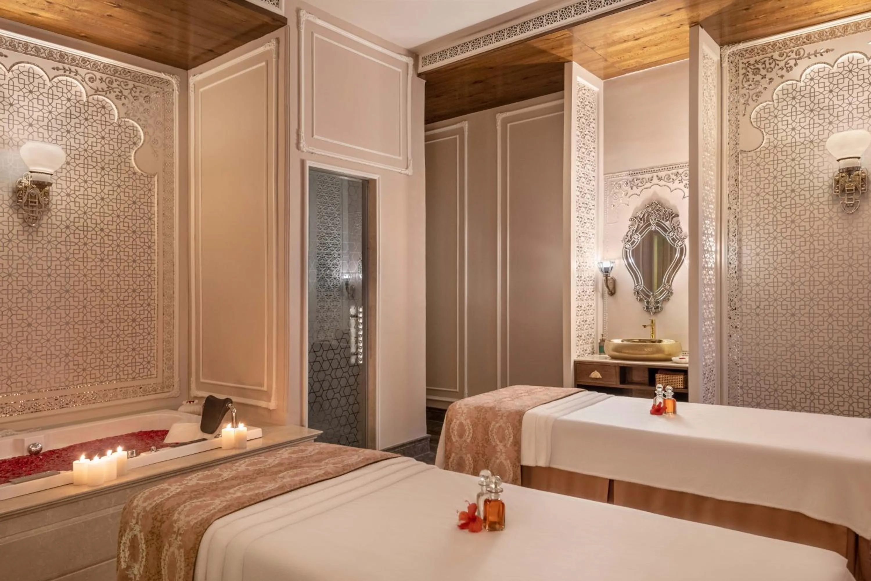 Massage, Bed in Noormahal Palace Hotel