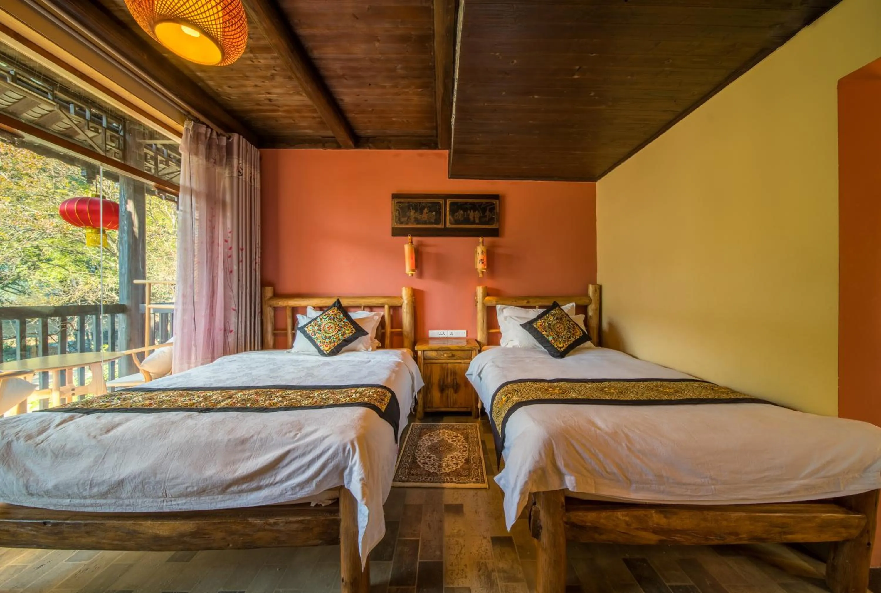 Bed in Yangshuo Tea Cozy--one way Free pick up from airport or TS 4 nights