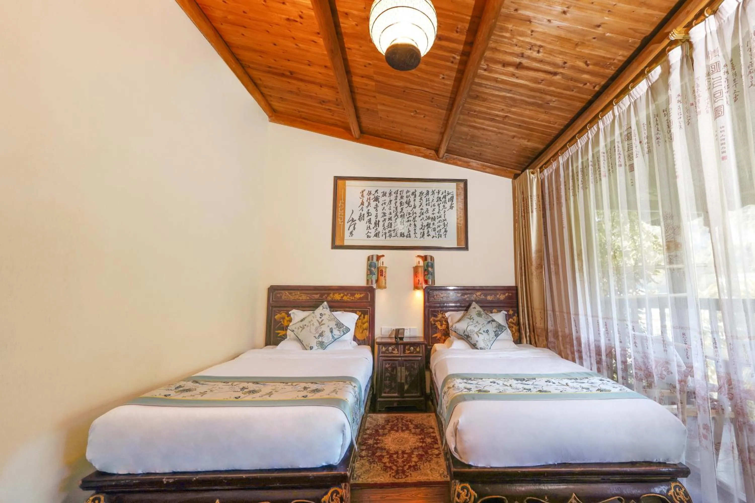 Bed in Yangshuo Tea Cozy--one way Free pick up from airport or TS 4 nights