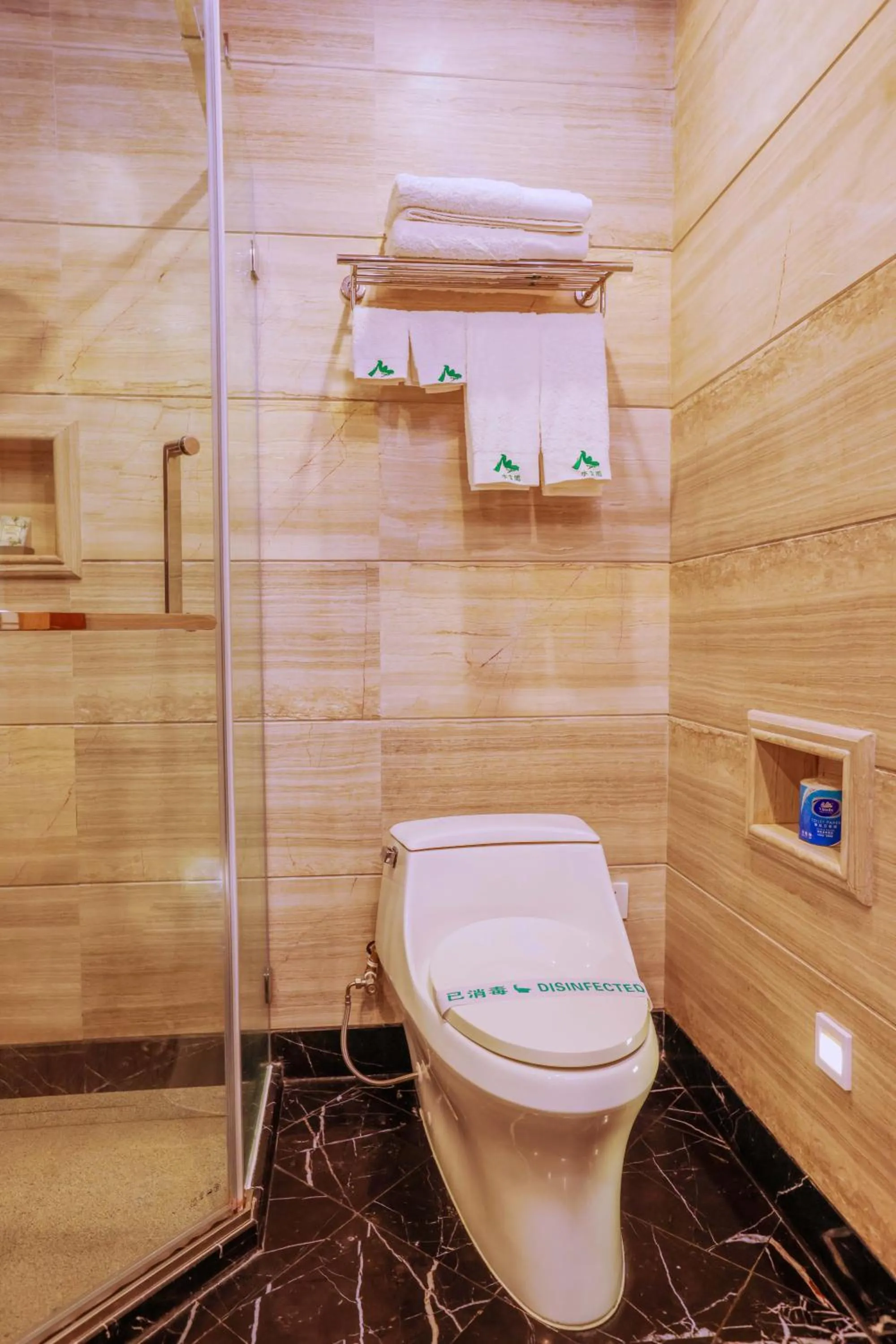 Shower in Yangshuo Tea Cozy--one way Free pick up from airport or TS 4 nights