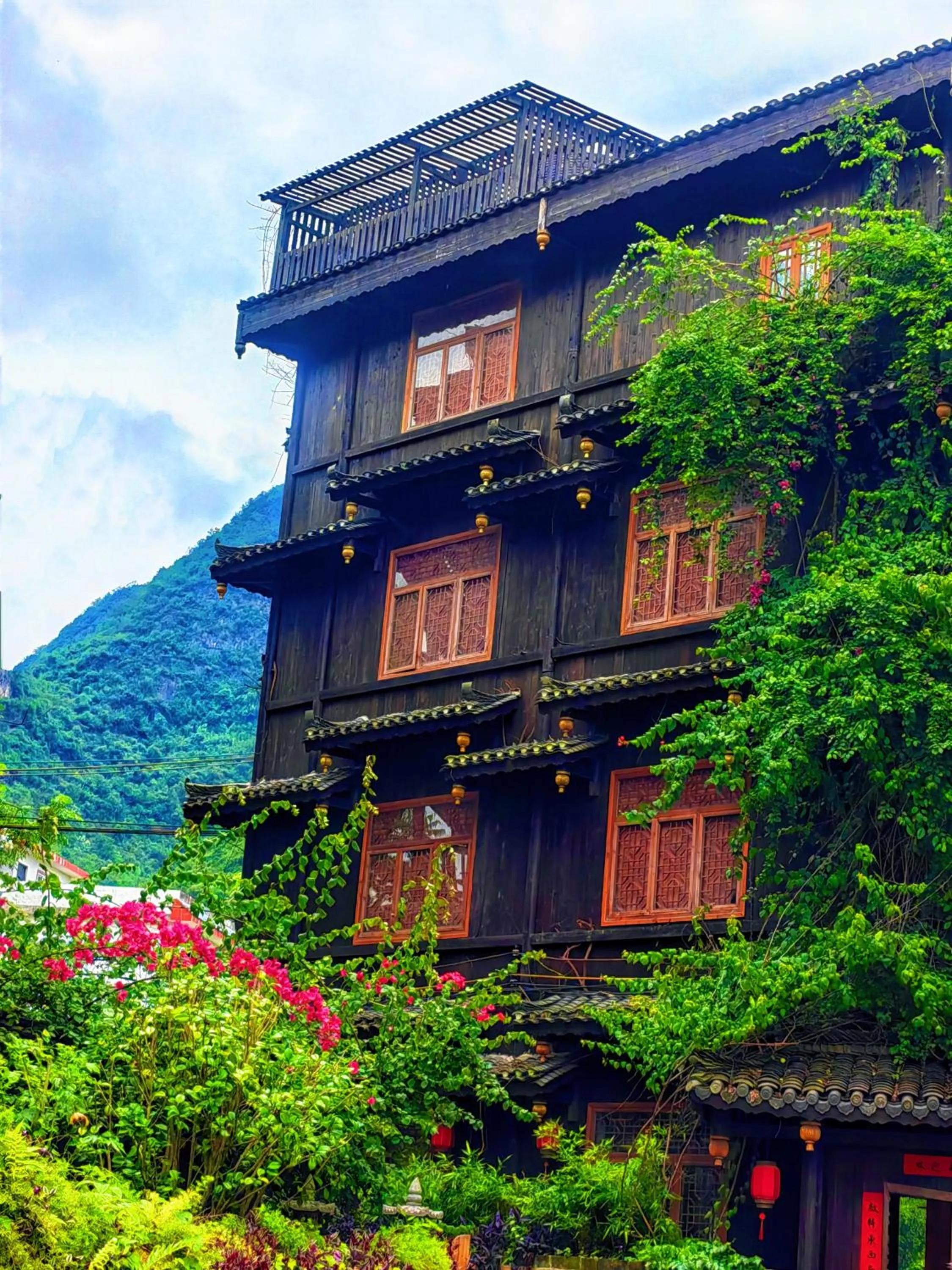 Property building in Yangshuo Tea Cozy--one way Free pick up from airport or TS 4 nights