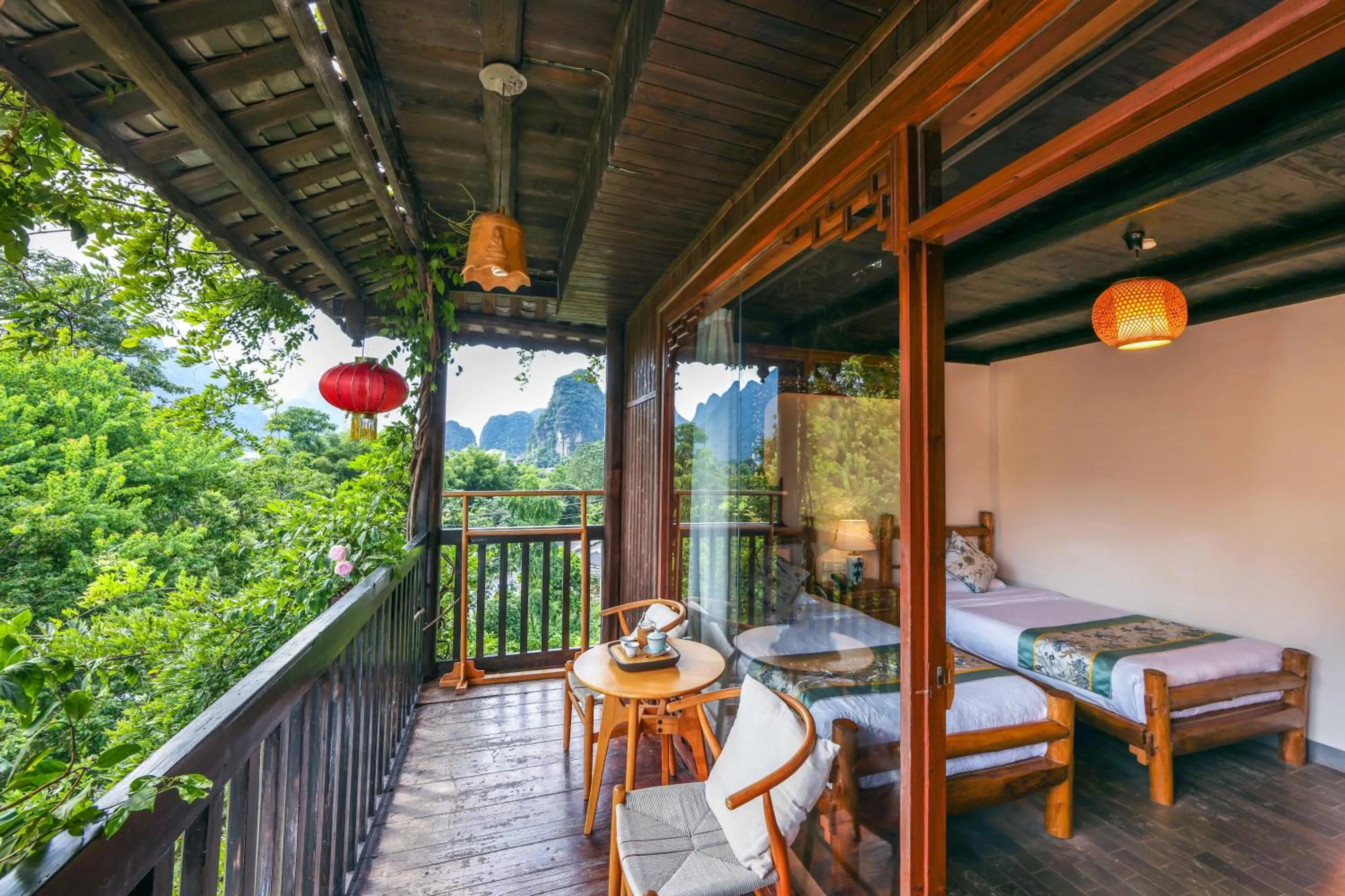 Balcony/Terrace in Yangshuo Tea Cozy--one way Free pick up from airport or TS 4 nights
