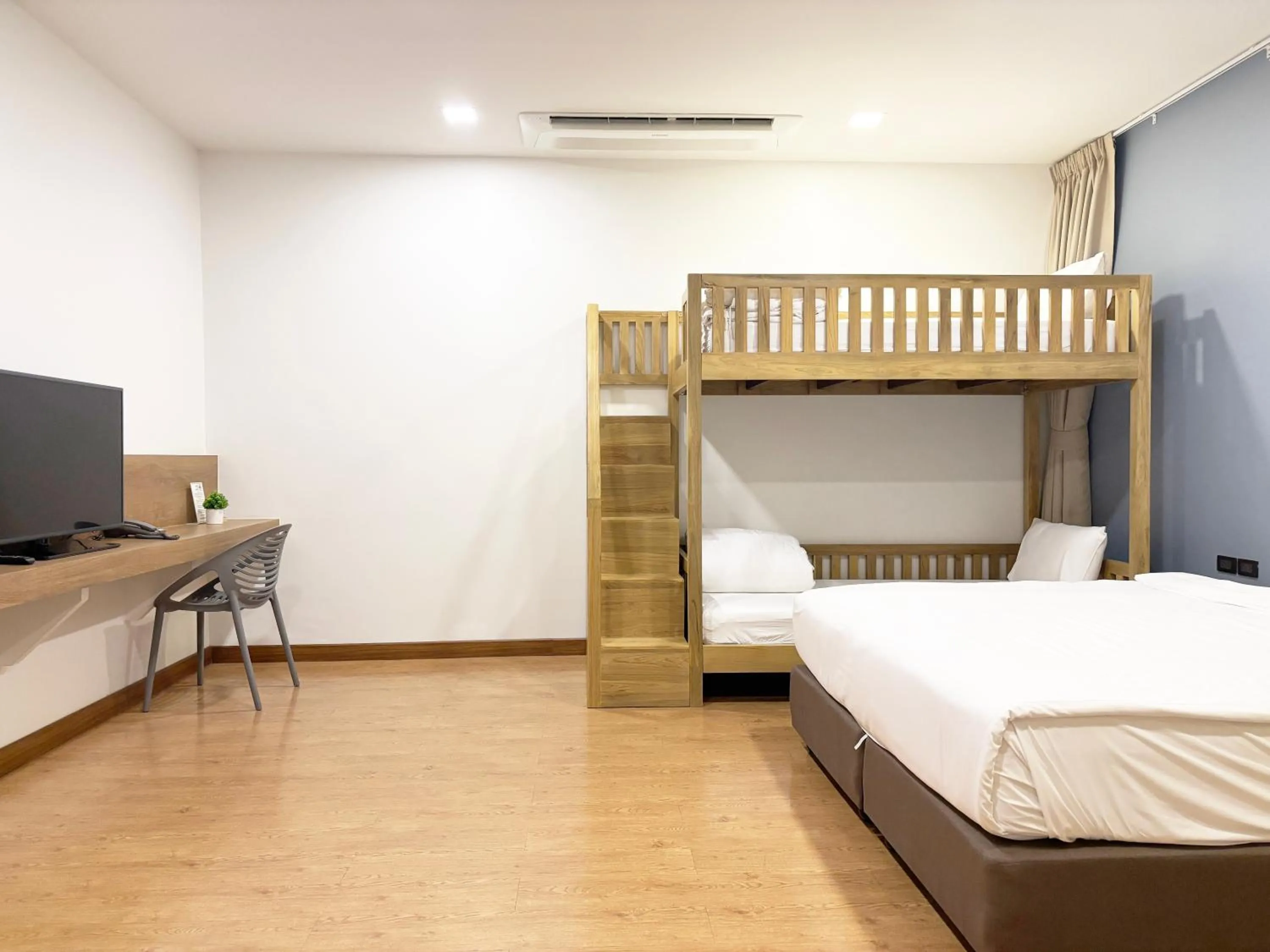 Bedroom, Bed in Icon Park Hotel, Chiang Mai- SHA Extra Plus