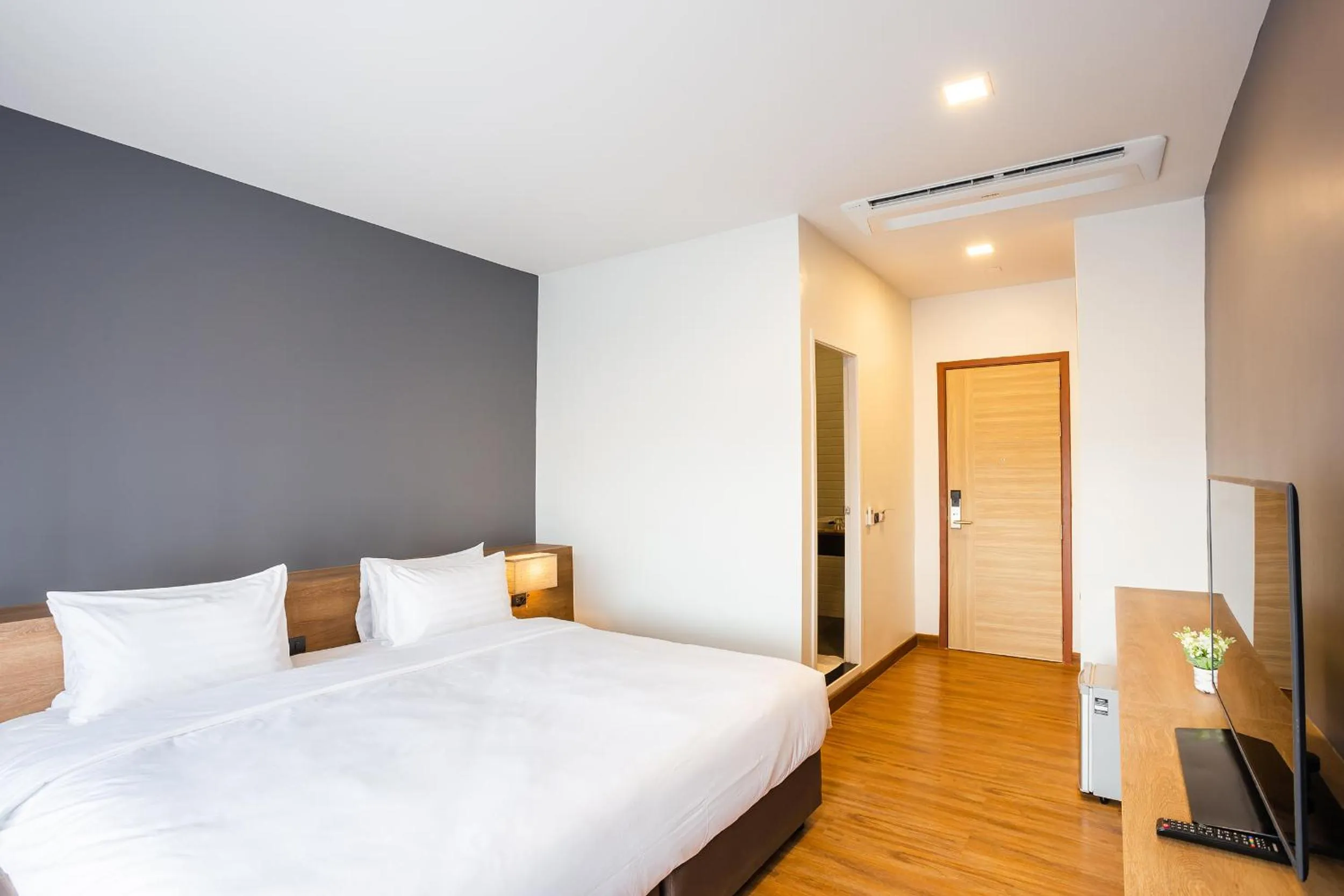 Bedroom, Bed in Icon Park Hotel, Chiang Mai- SHA Extra Plus