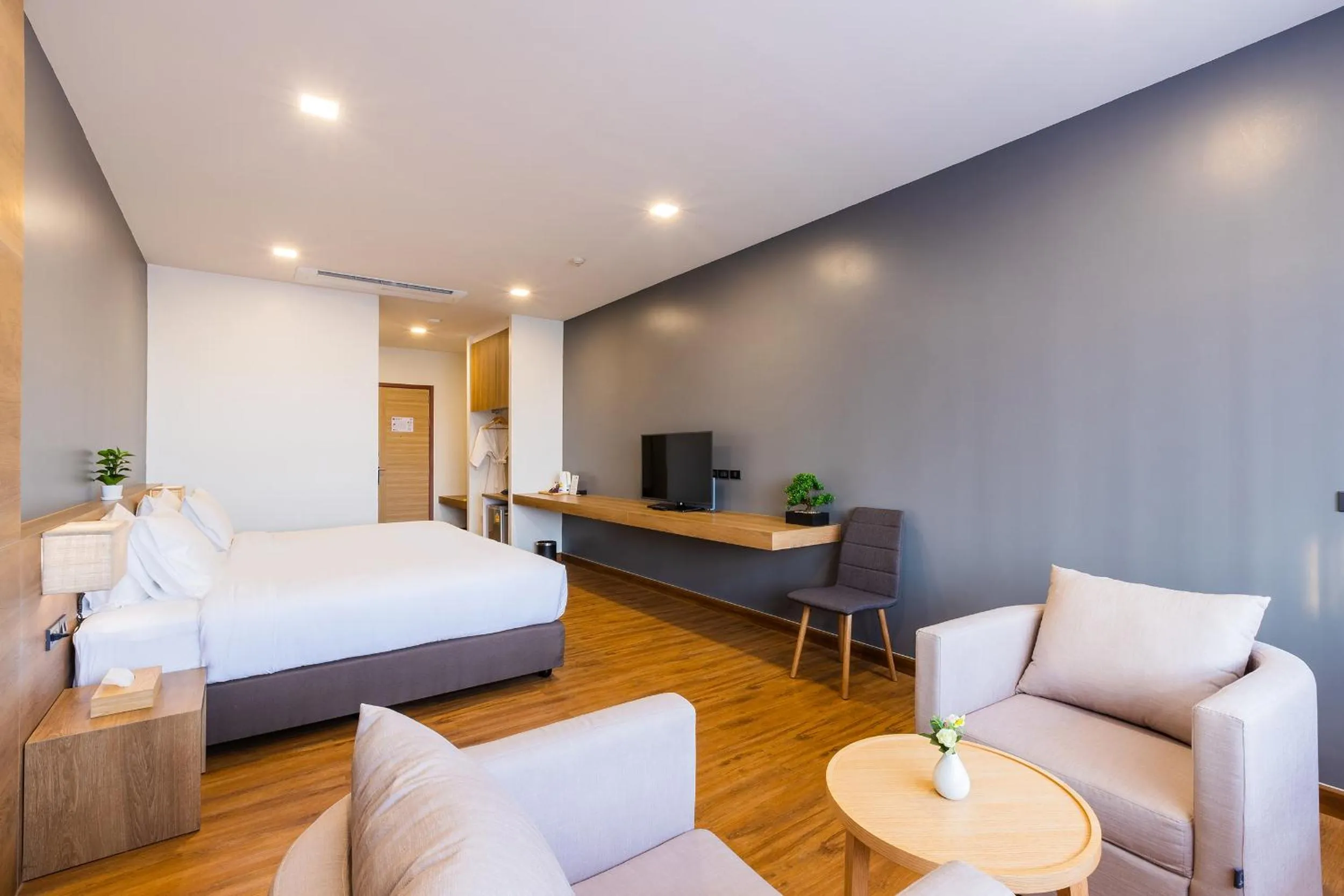 Bedroom, Bed in Icon Park Hotel, Chiang Mai- SHA Extra Plus