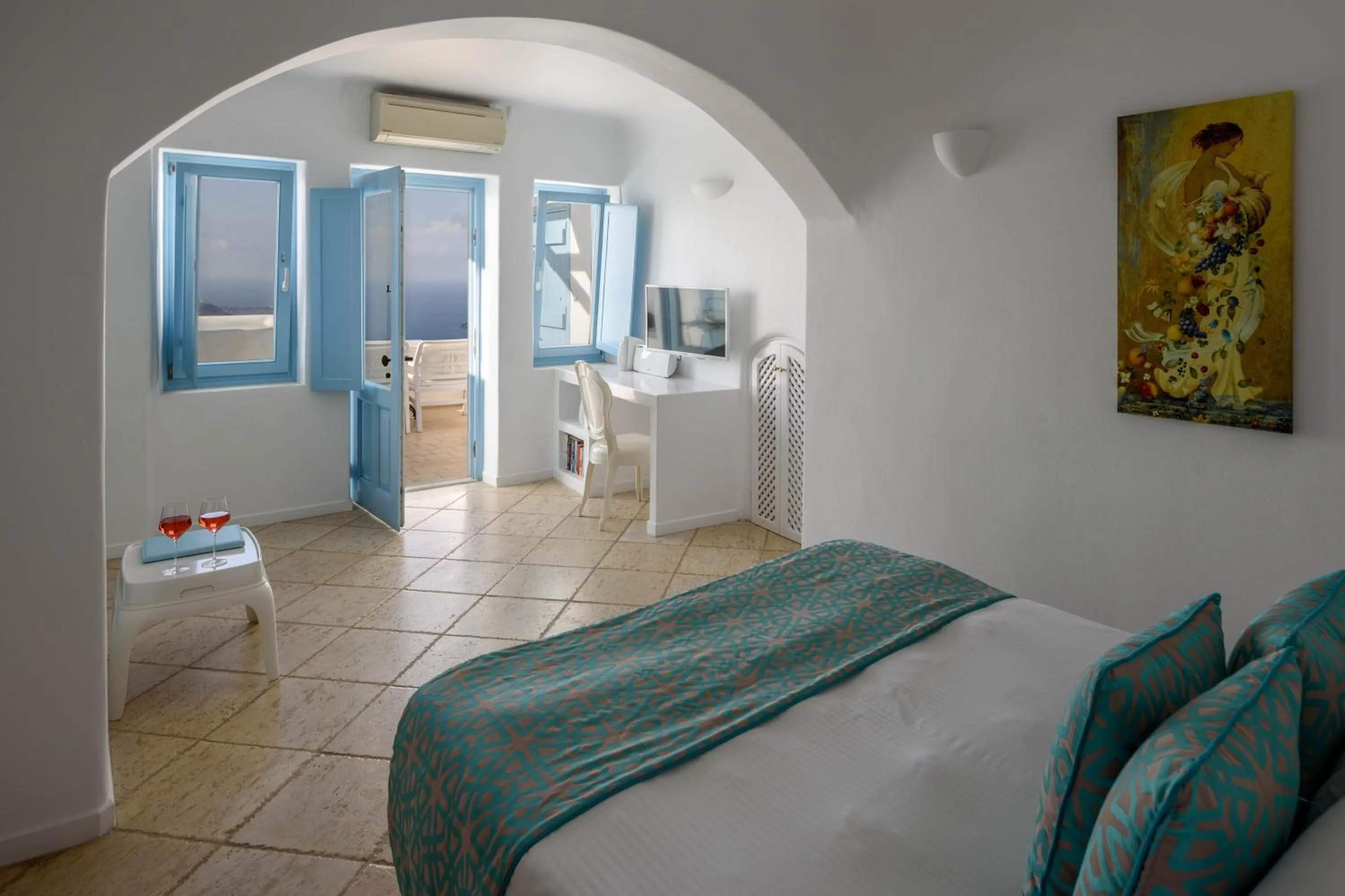 Bedroom, Bed in Above Blue Suites