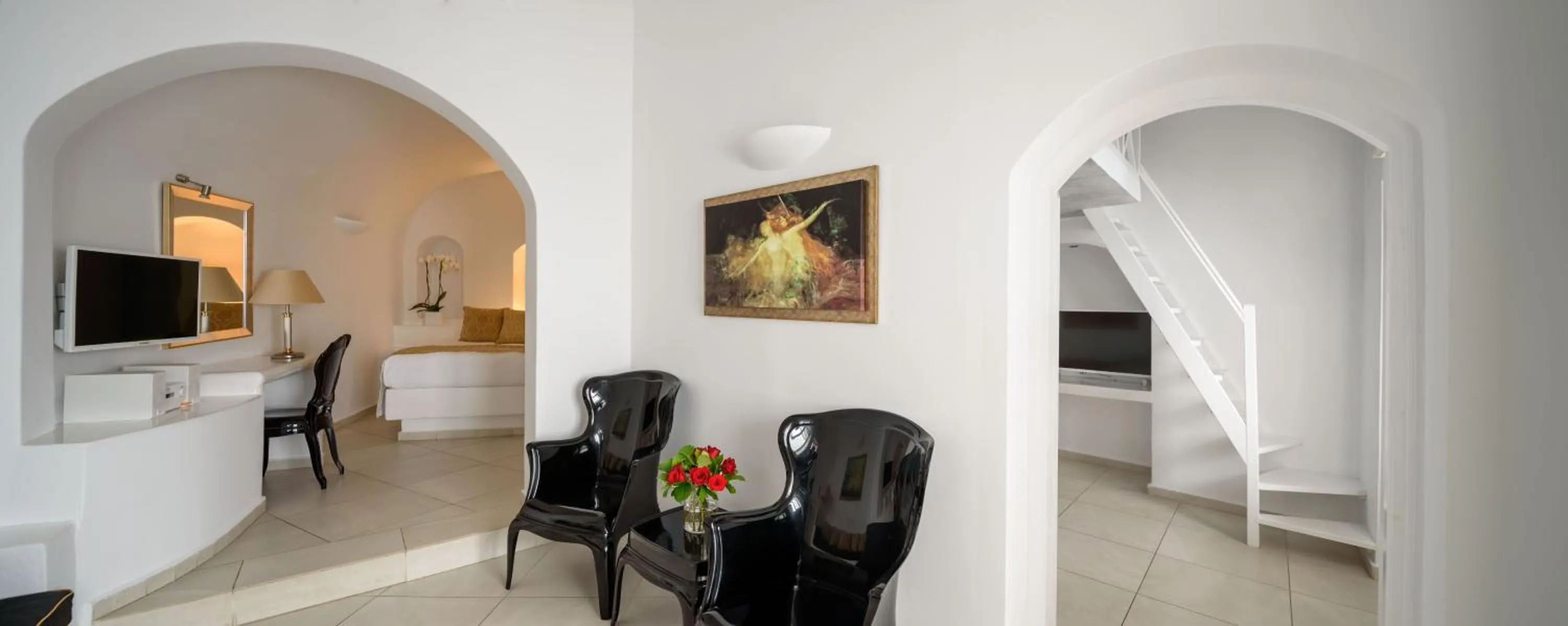 Photo of the whole room in Above Blue Suites