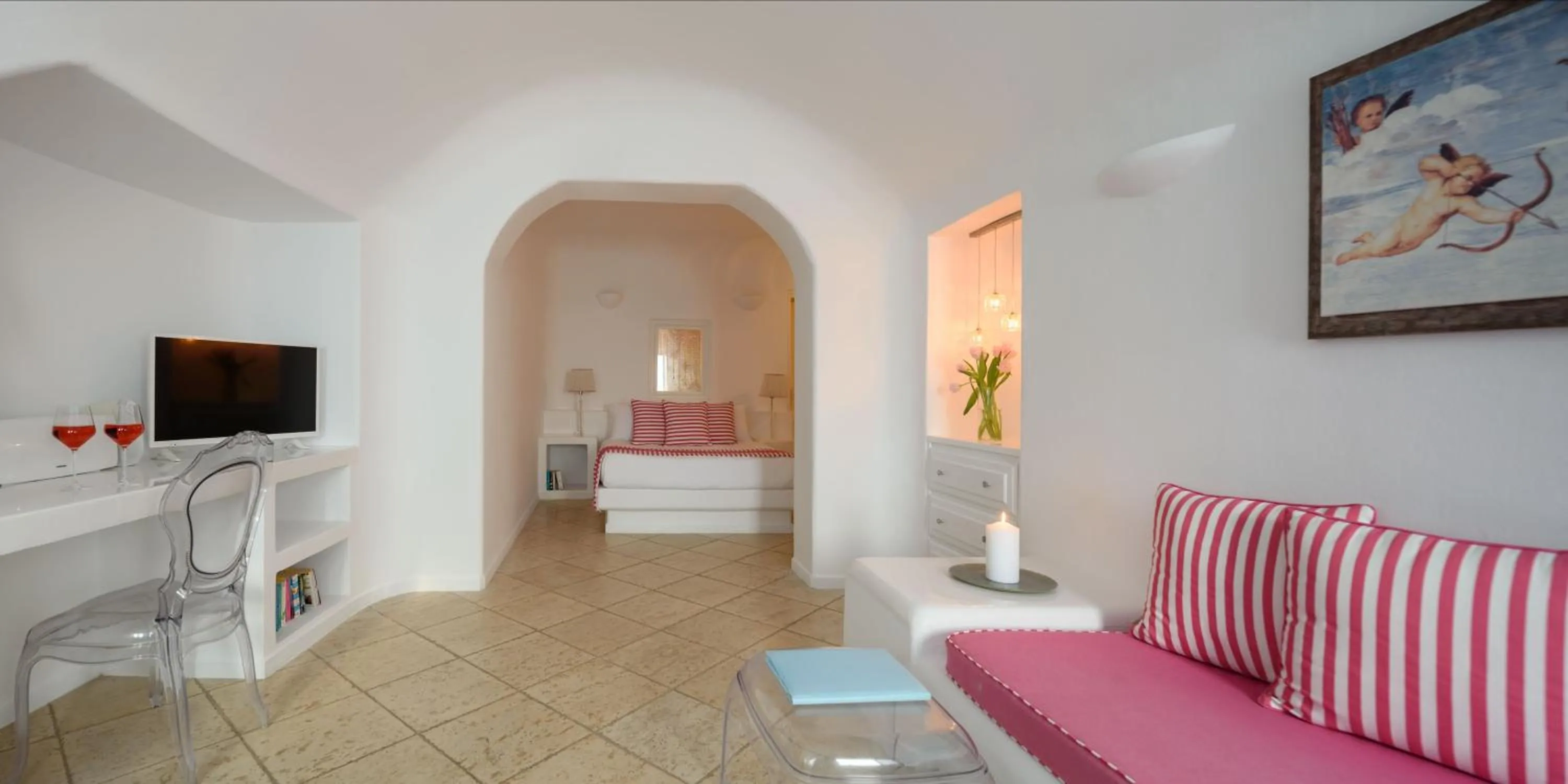 Photo of the whole room, Bed in Above Blue Suites