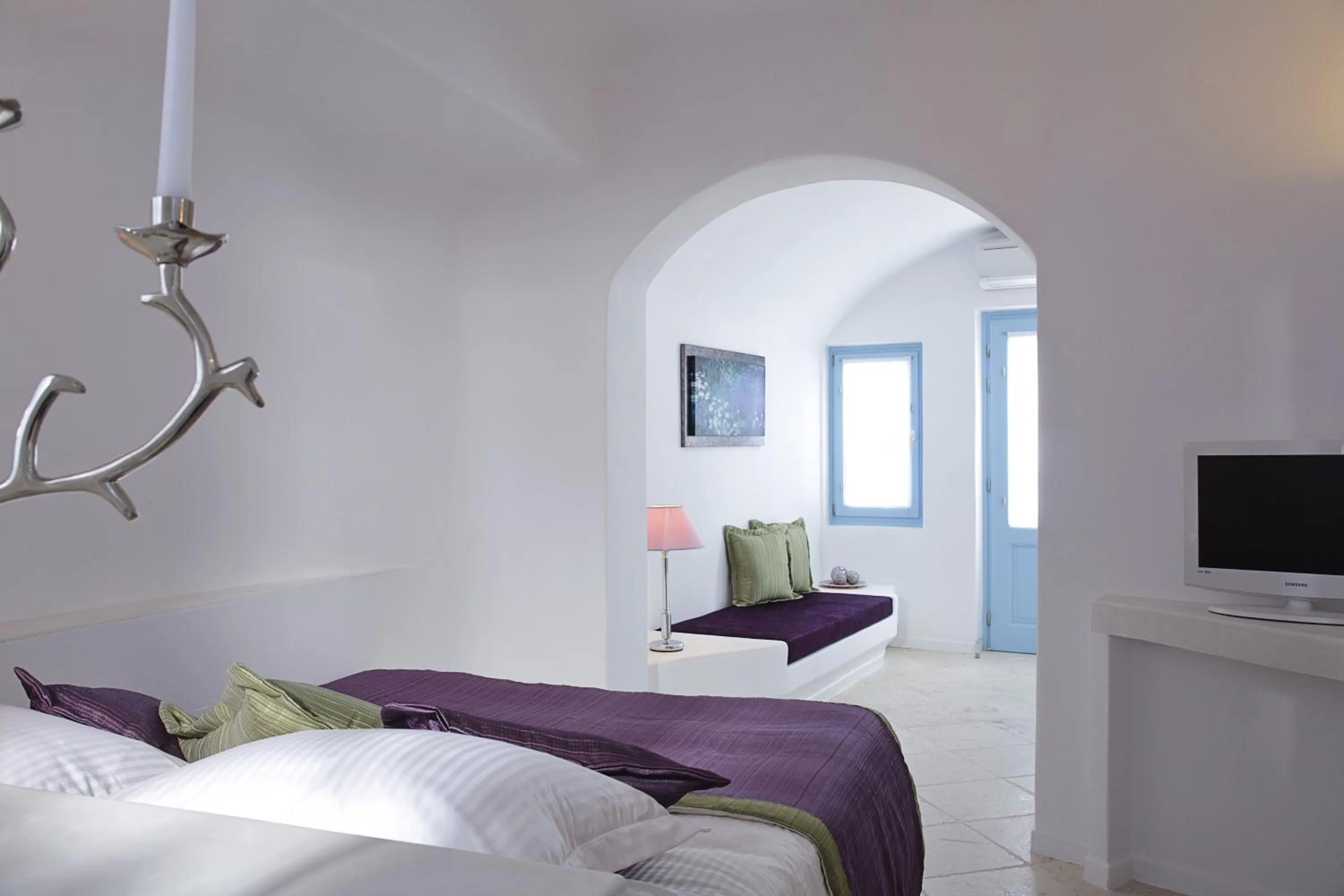 Bedroom, Bed in Above Blue Suites