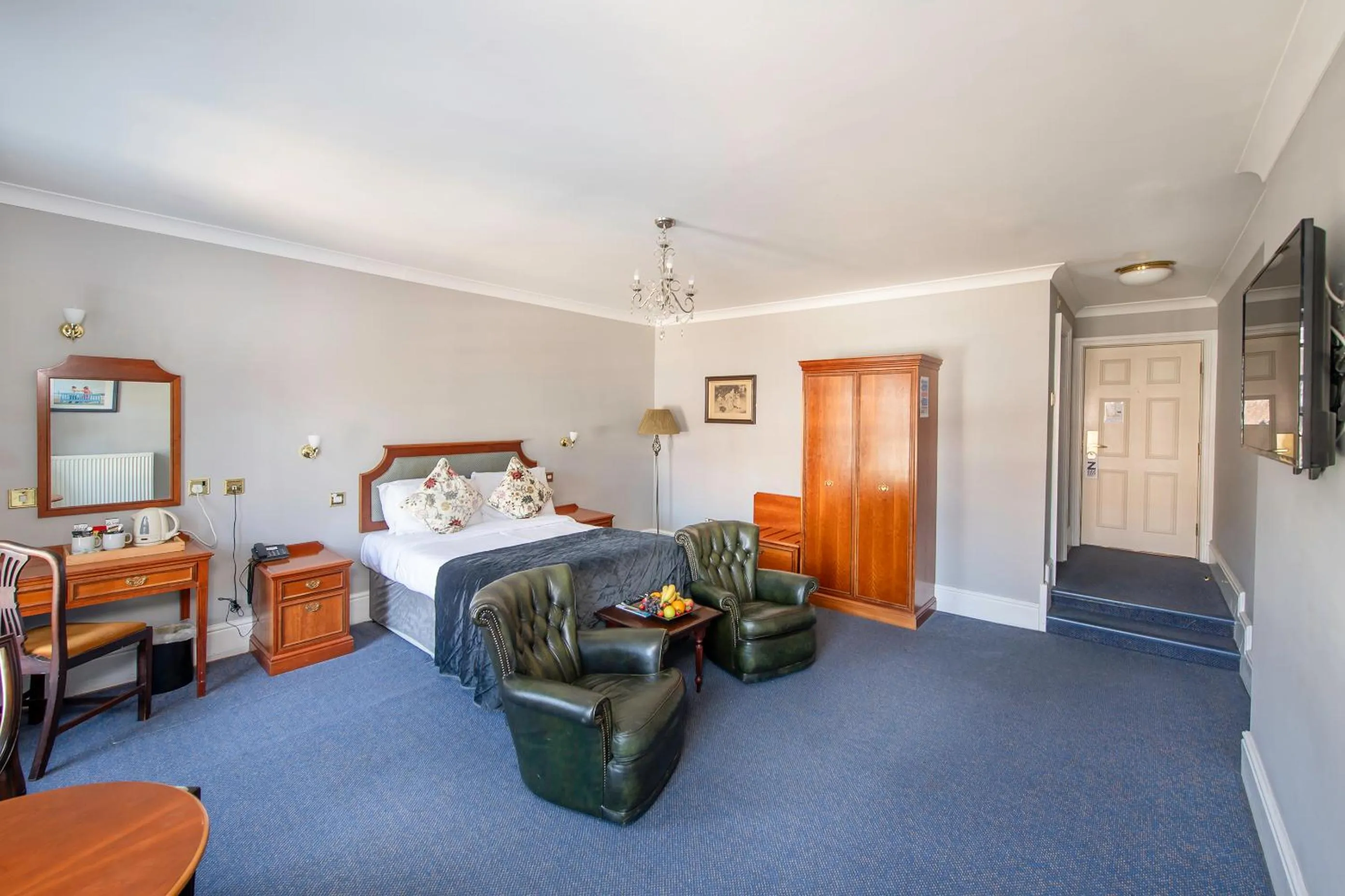 Bedroom, Bed in The Central Hotel