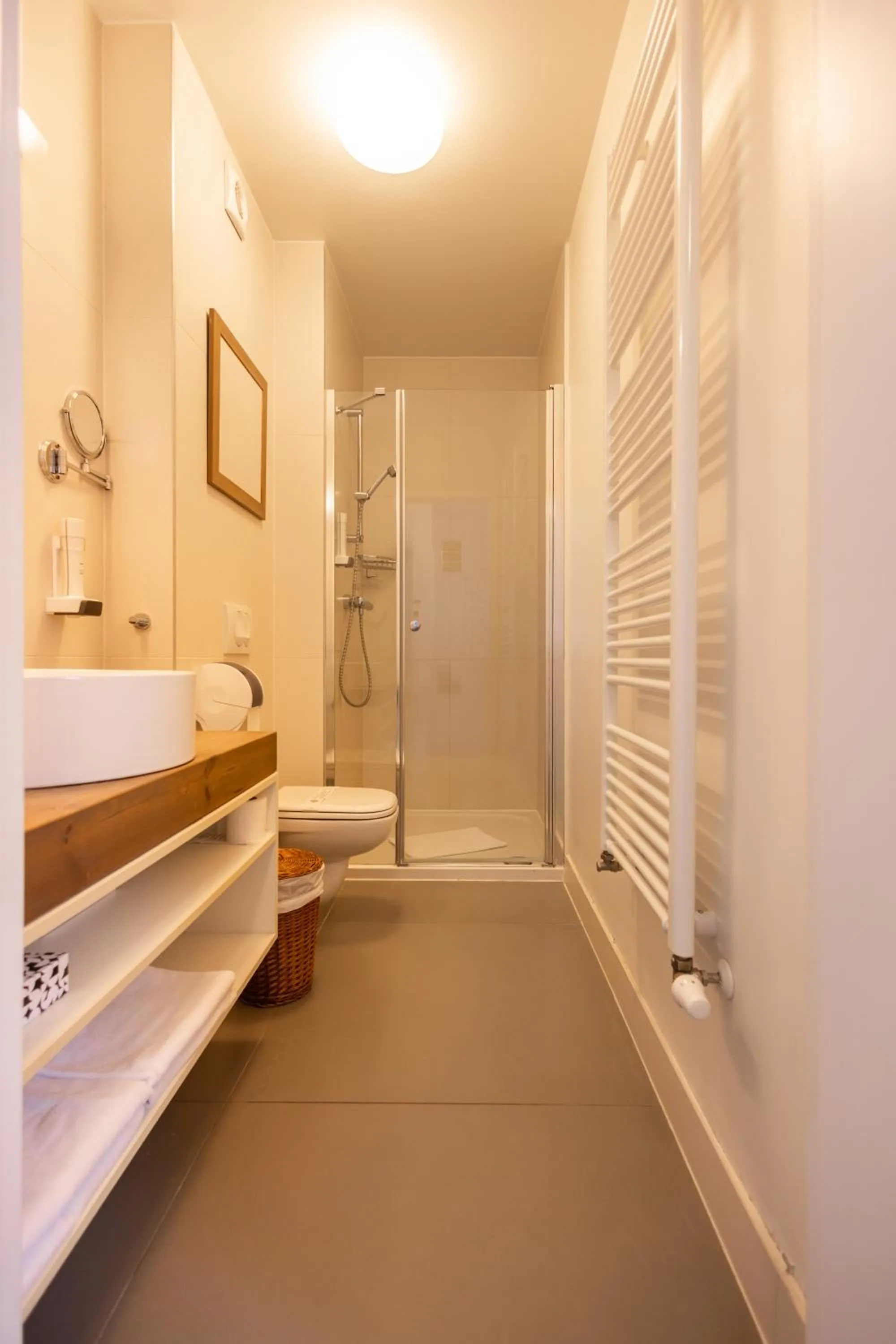 Shower in Vadkert Major