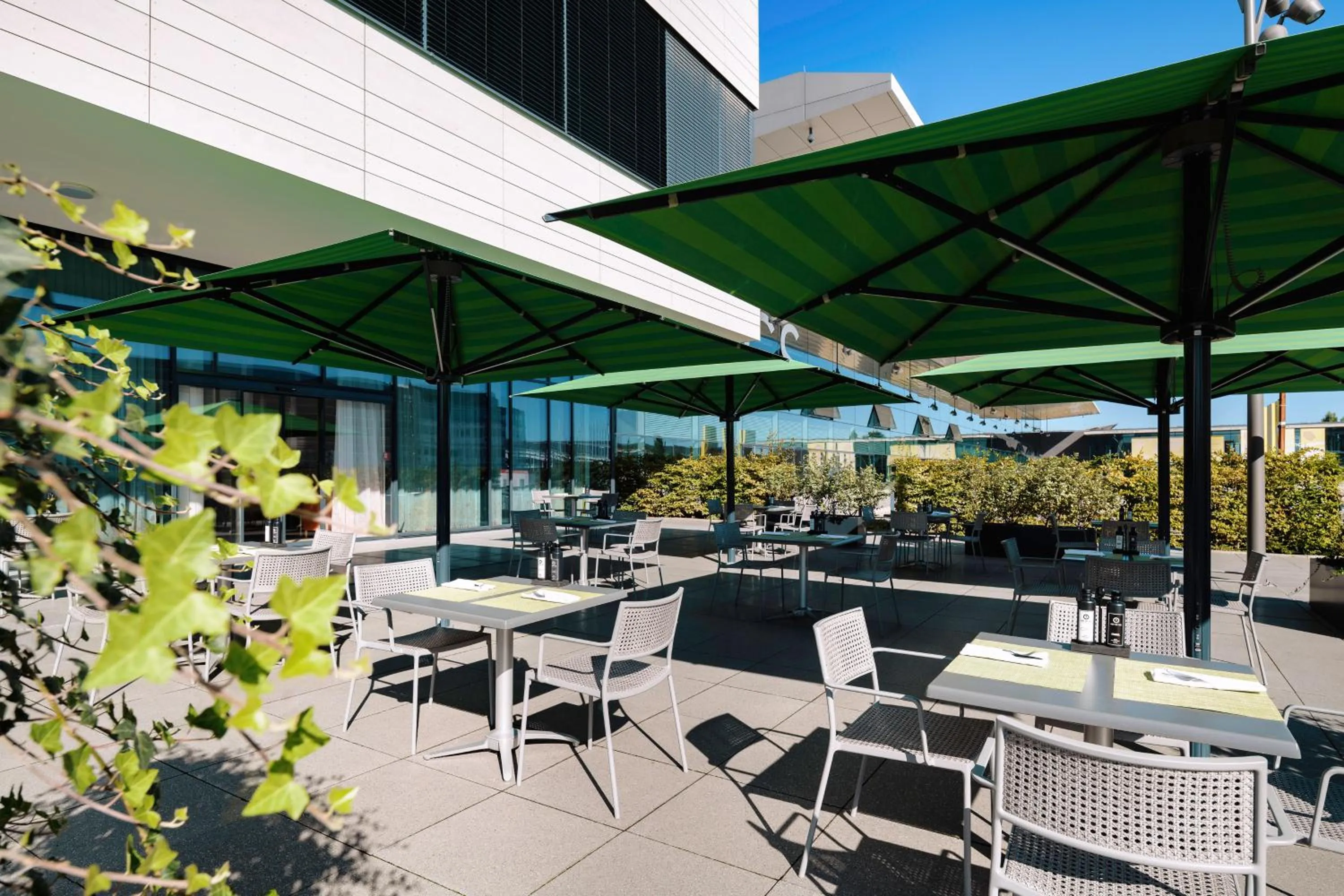 Restaurant/places to eat in Mövenpick Hotel Stuttgart Messe & Congress