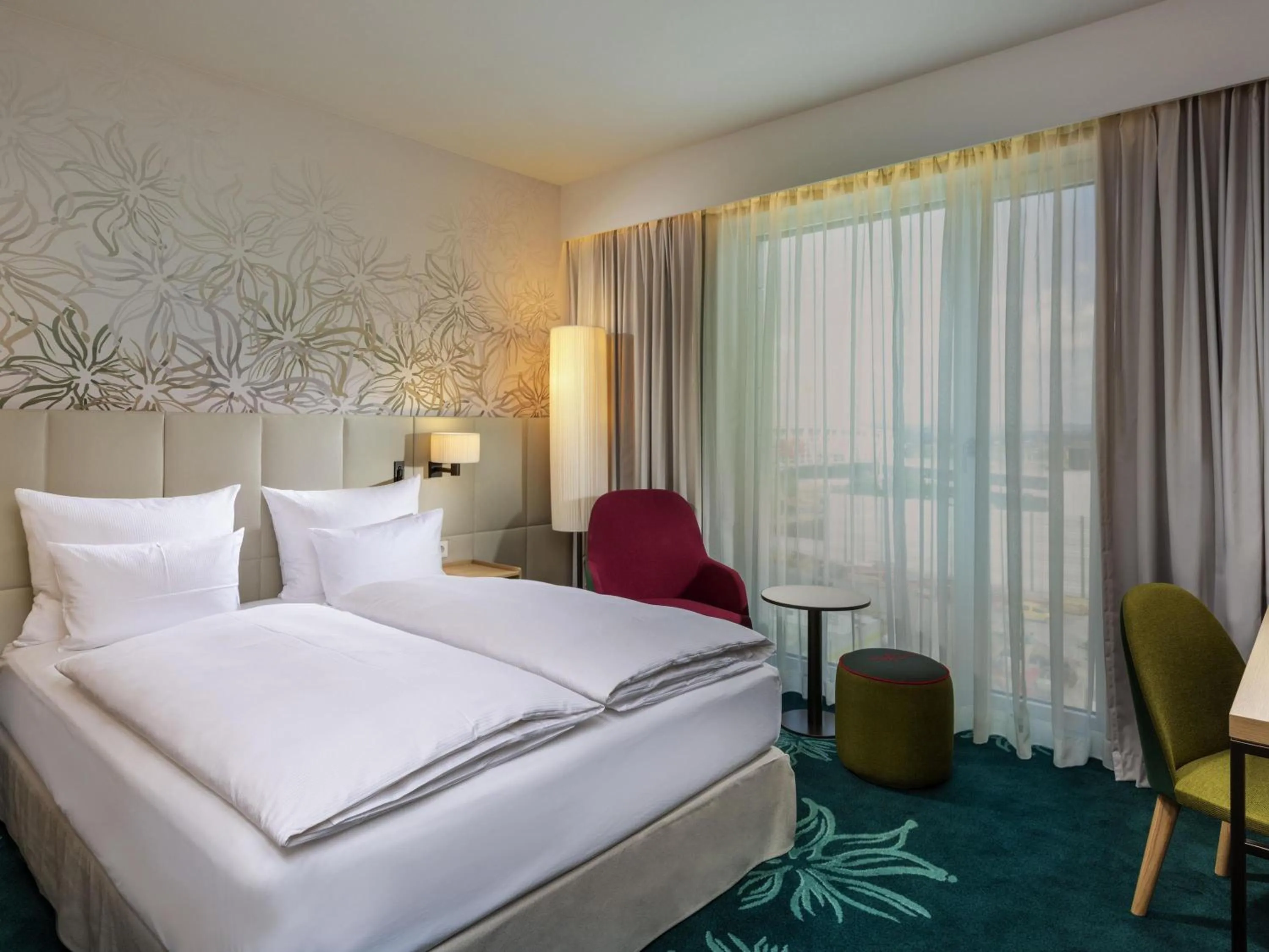 Bedroom, Bed in Mövenpick Hotel Stuttgart Messe & Congress