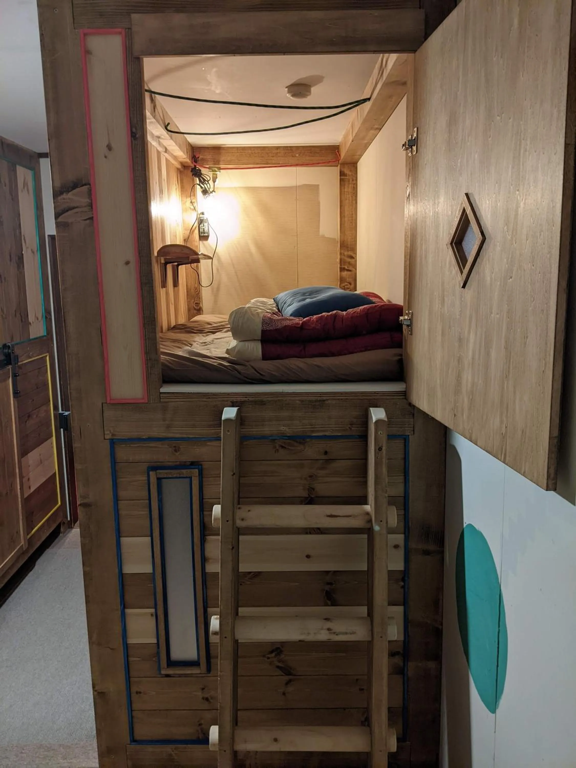 Bed in Niseko Side 6