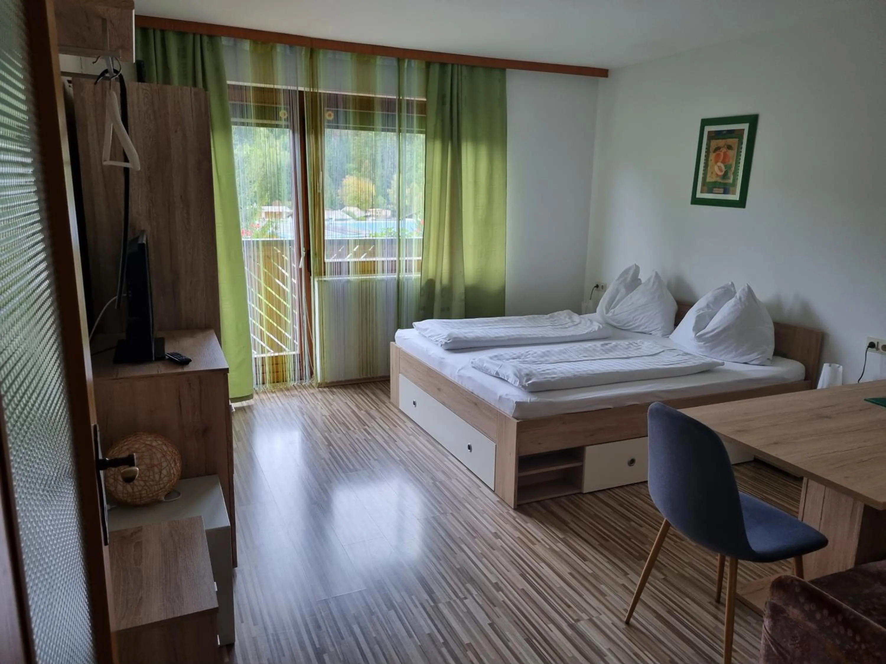 Photo of the whole room, Bed in Appartementhotel Rutar Lido