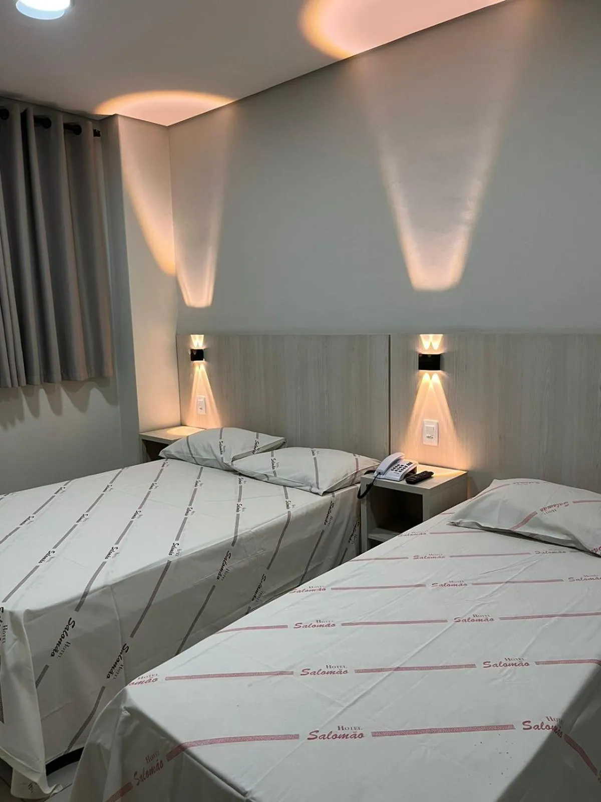 Bed in Hotel Salomão - Próximo a 25 de Março, Bom Retiro, Brás e Rua Santa Efigênia, a 2 minutos do Mirante Sampa Sky e pista de Skate Anhangabaú