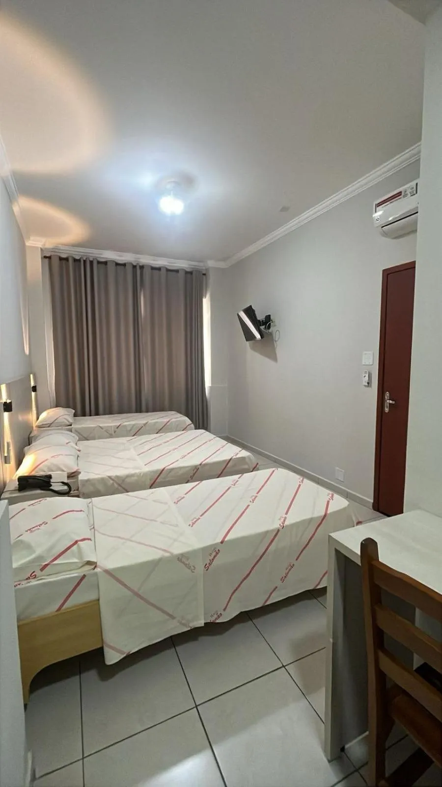 Bed in Hotel Salomão - Próximo a 25 de Março, Bom Retiro, Brás e Rua Santa Efigênia, a 2 minutos do Mirante Sampa Sky e pista de Skate Anhangabaú