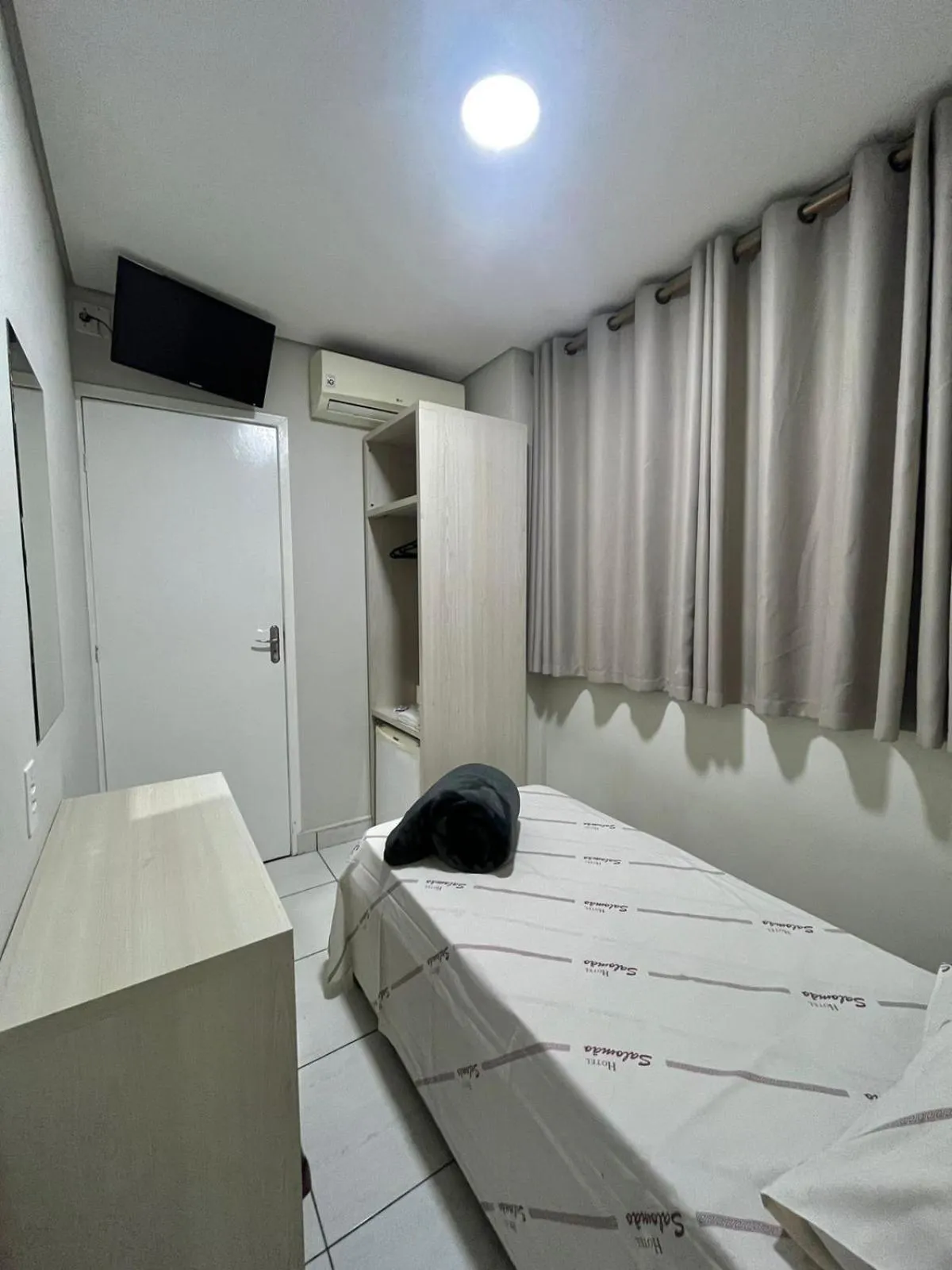 Bed in Hotel Salomão - Próximo a 25 de Março, Bom Retiro, Brás e Rua Santa Efigênia, a 2 minutos do Mirante Sampa Sky e pista de Skate Anhangabaú