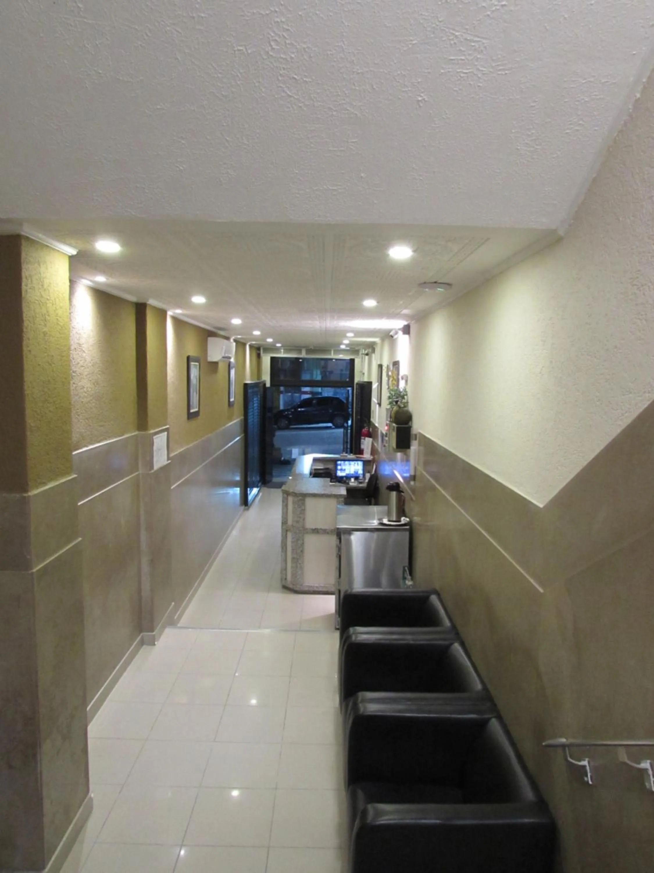 Lobby or reception in Hotel Salomão - Próximo a 25 de Março, Bom Retiro, Brás e Rua Santa Efigênia, a 2 minutos do Mirante Sampa Sky e pista de Skate Anhangabaú