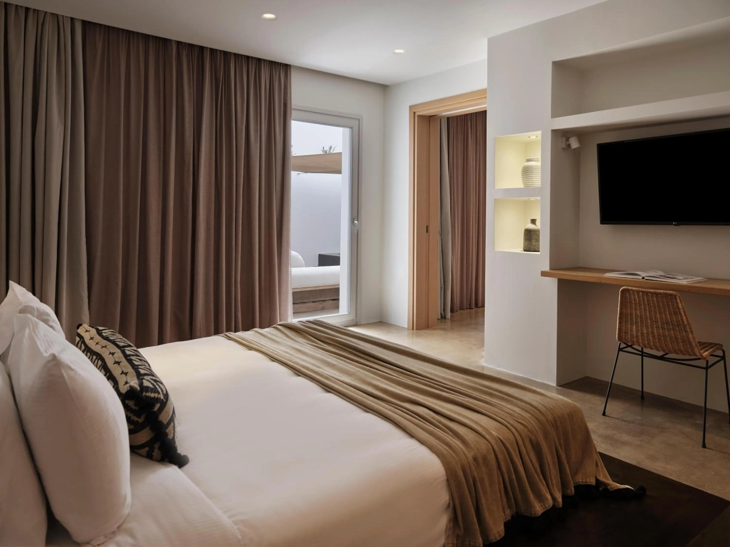 Photo of the whole room, Bed in Andronis Arcadia Hotel