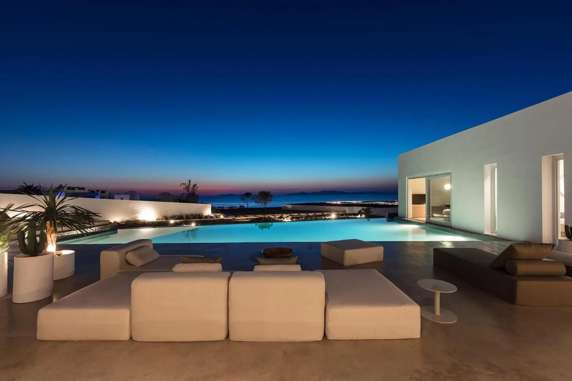 Swimming pool in Andronis Arcadia Hotel