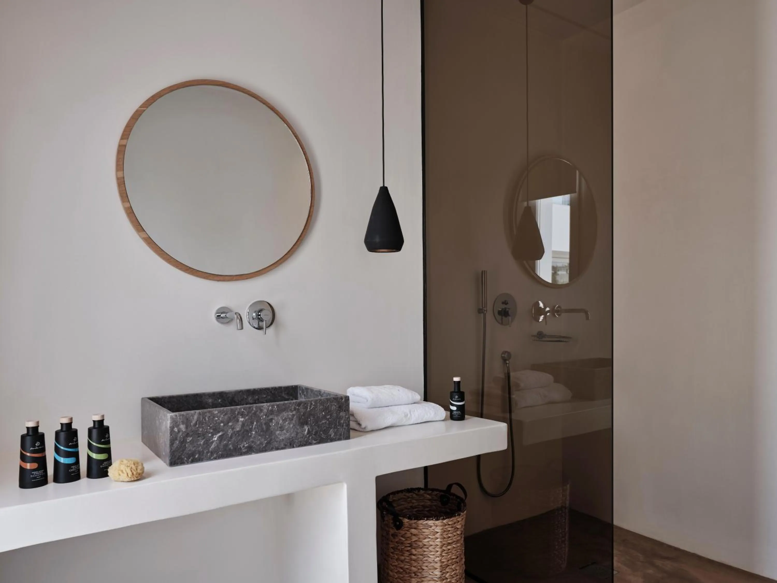 Bathroom in Andronis Arcadia Hotel