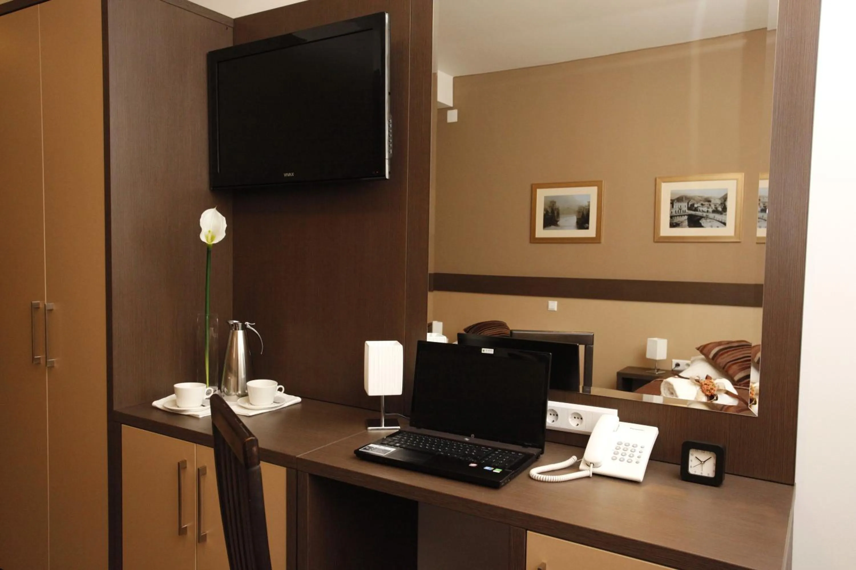 TV and multimedia in Hotel Hercegovina