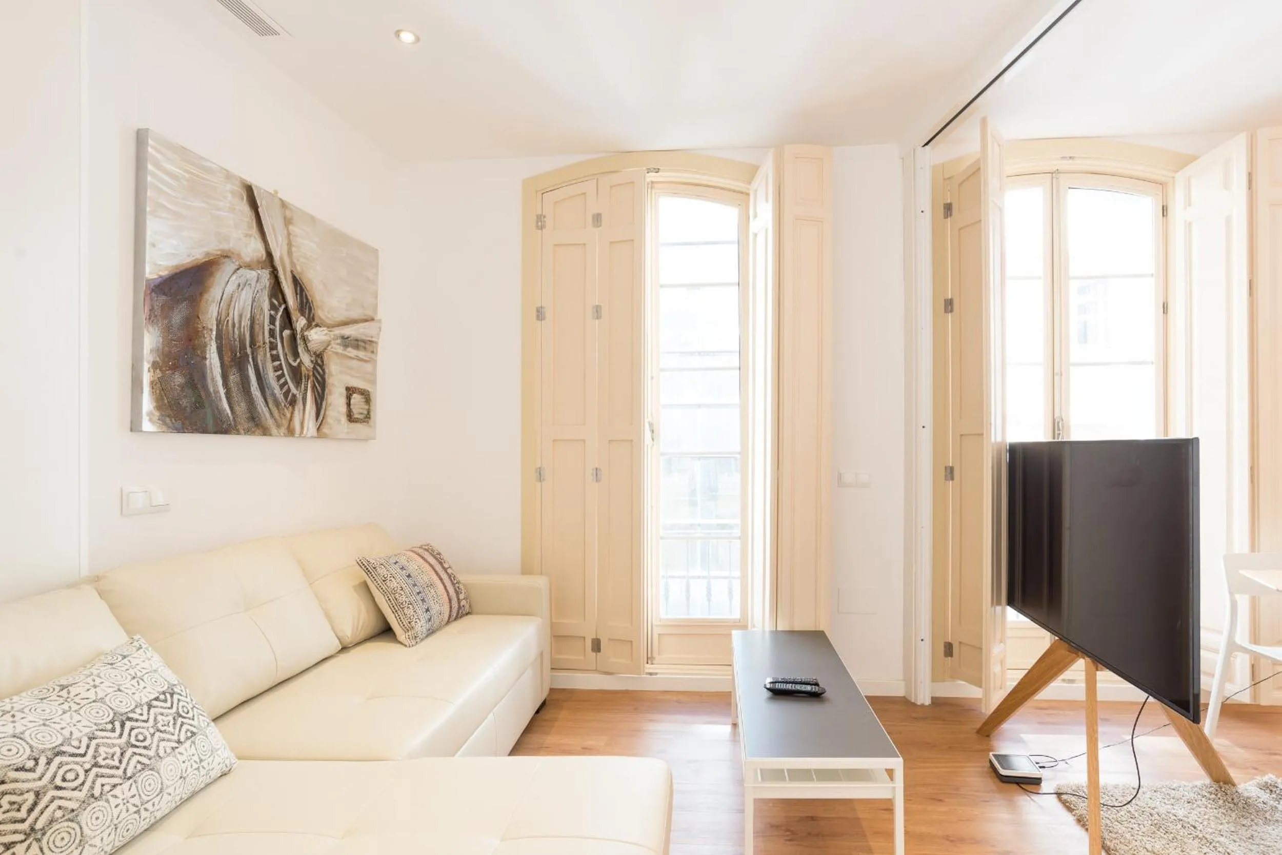 Urbe10 Plaza de la Constitucion 1 Bedroom Apartment