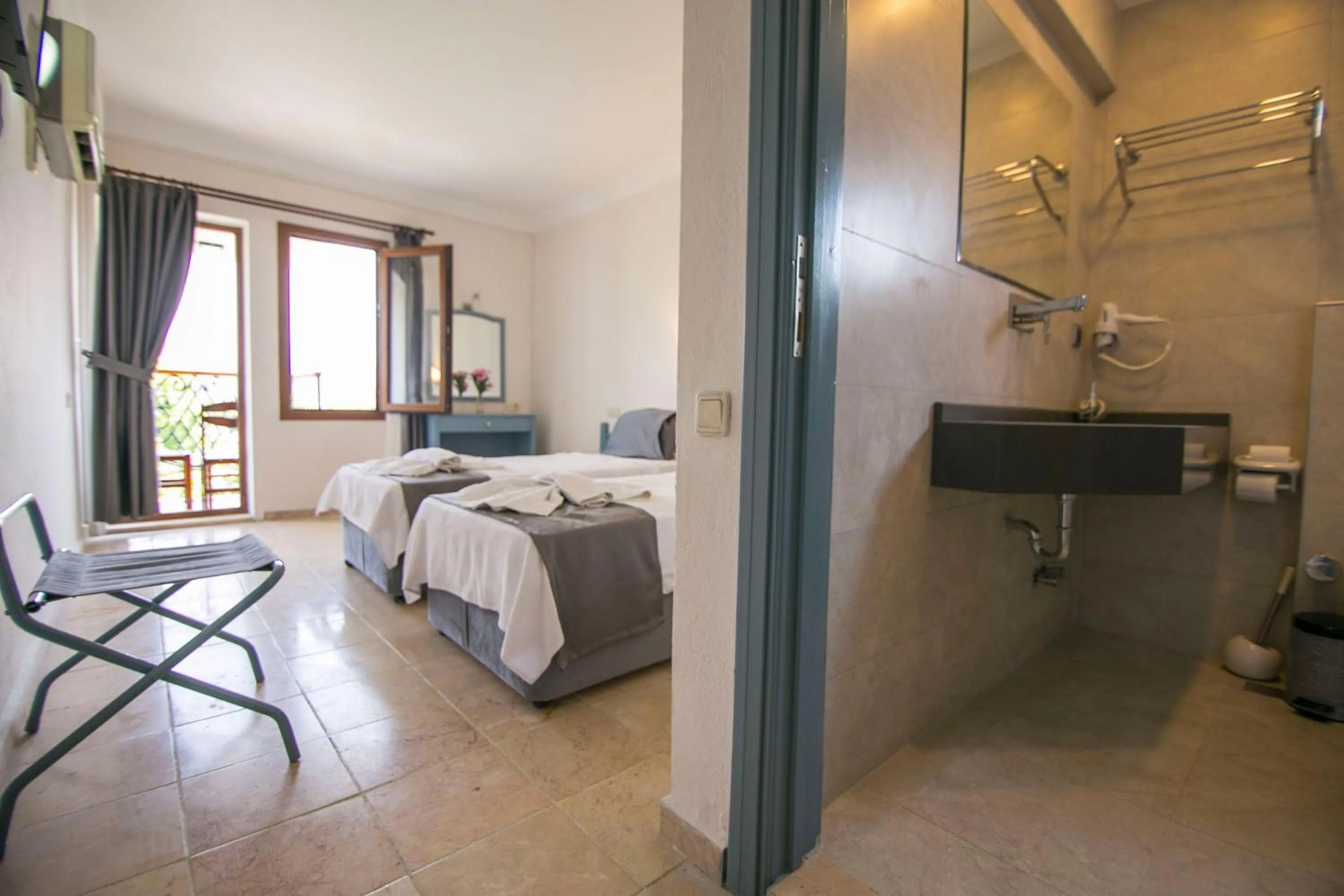 Property building, Bed in Kilim Hotel & Apart