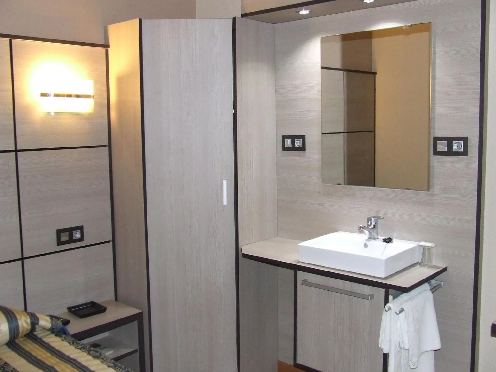 Bathroom in Hostal Larios