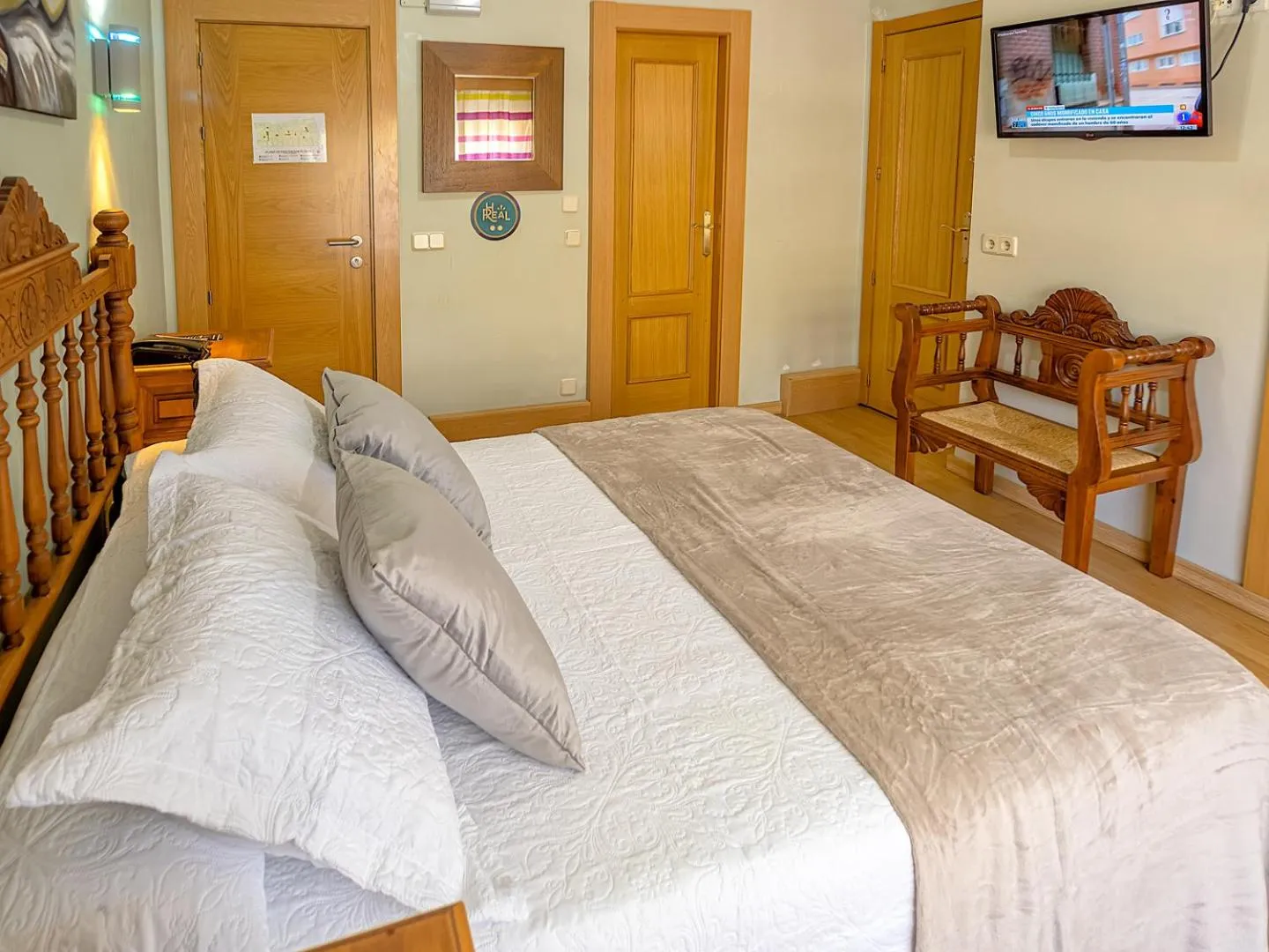 Bed in Hostal Real Aranjuez