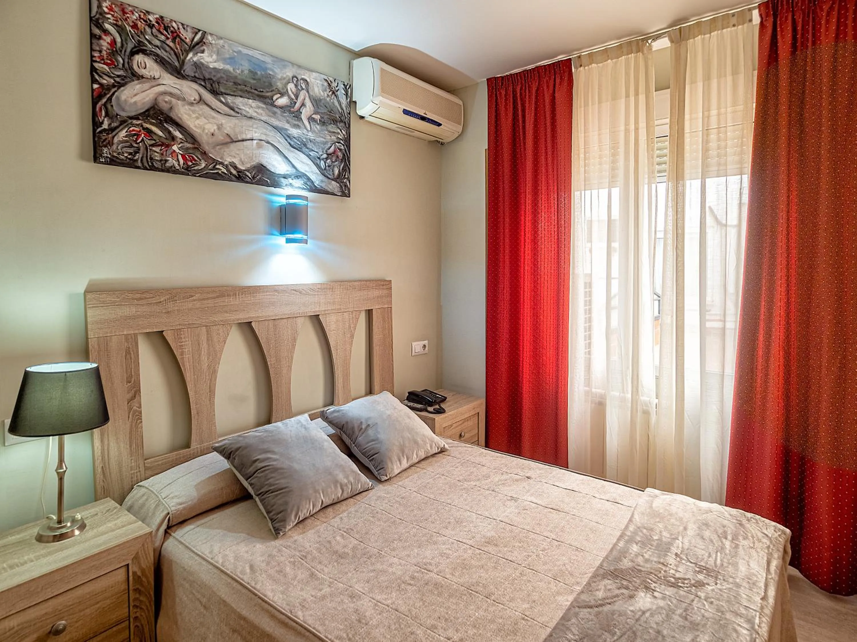 Bed in Hostal Real Aranjuez