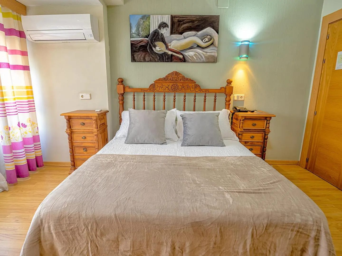 Bed in Hostal Real Aranjuez