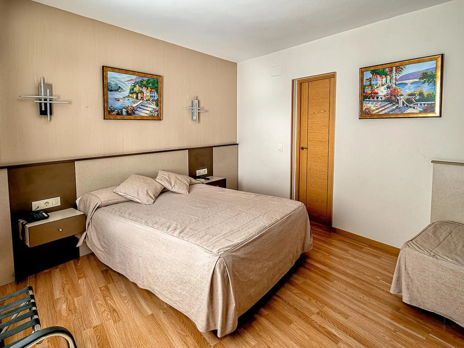 Bed in Hostal Real Aranjuez
