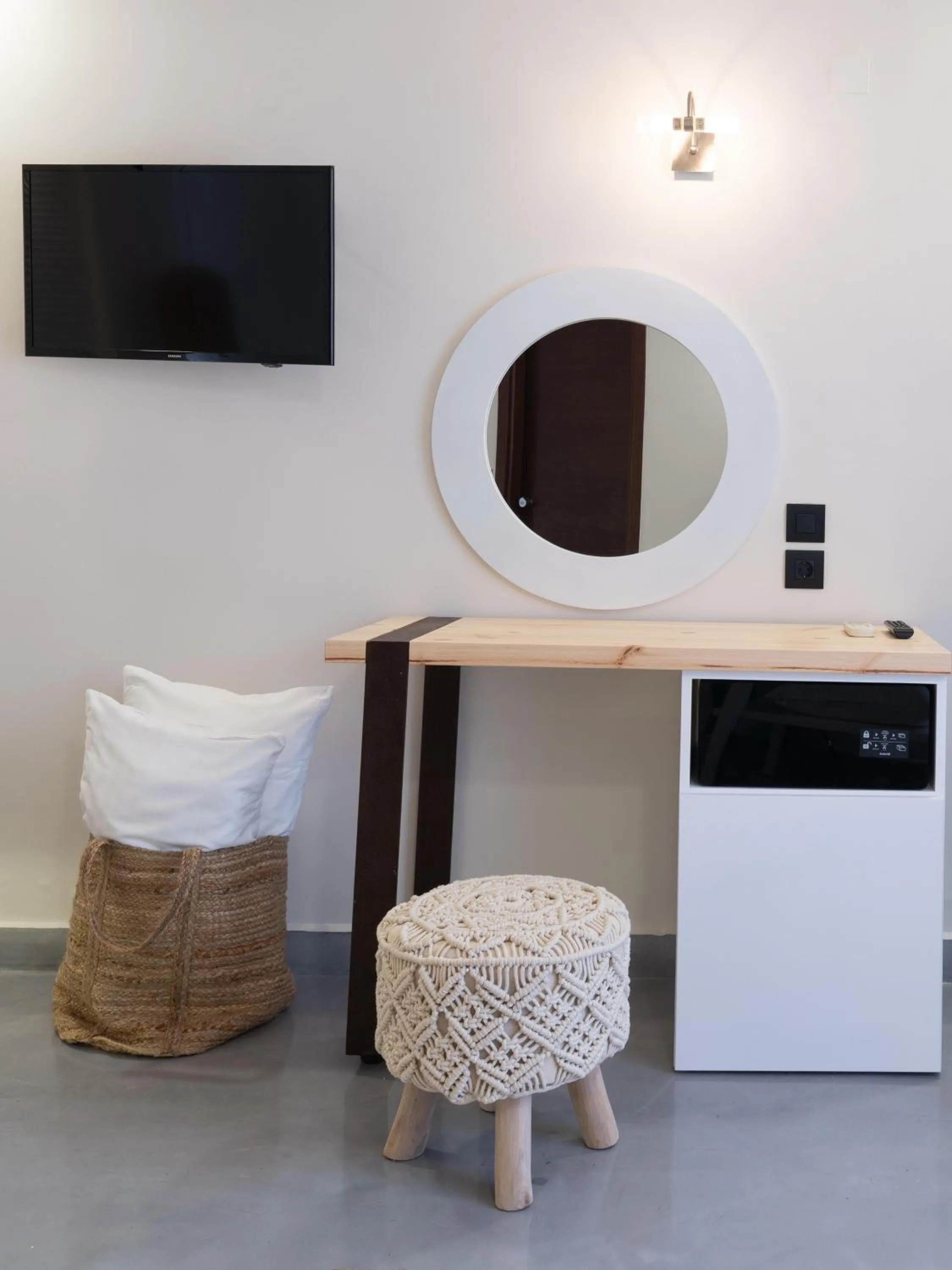 TV and multimedia in Eva Mare Hotel & Suites - Adults only